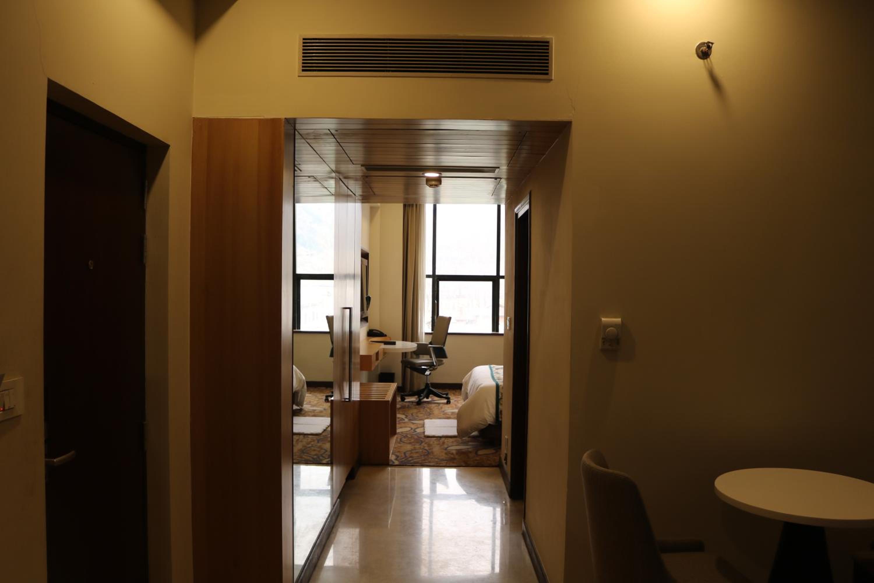 Junior Suite with 15% discount on food & Soft Beverages - Photo 11