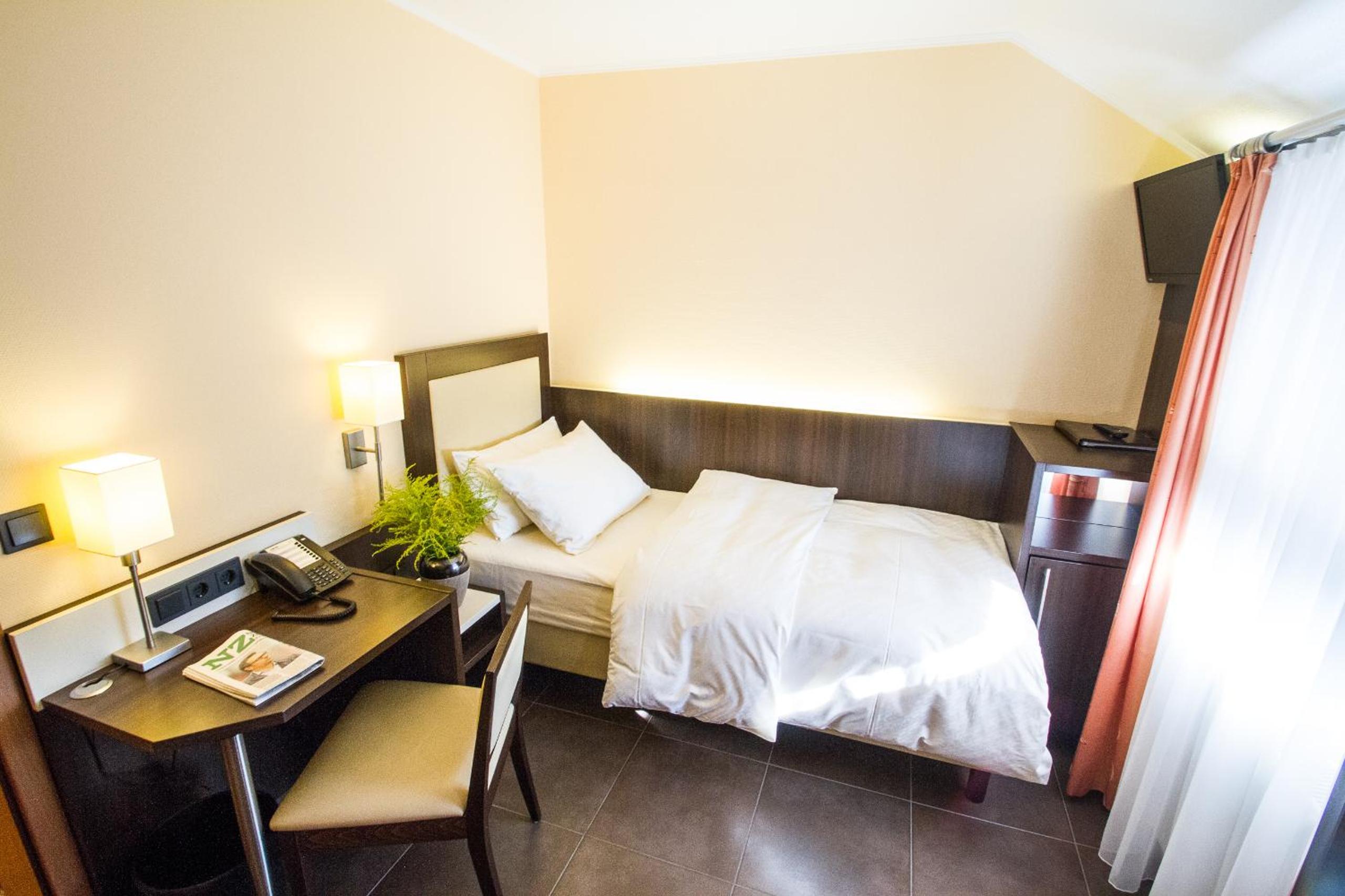Single Room photo 2