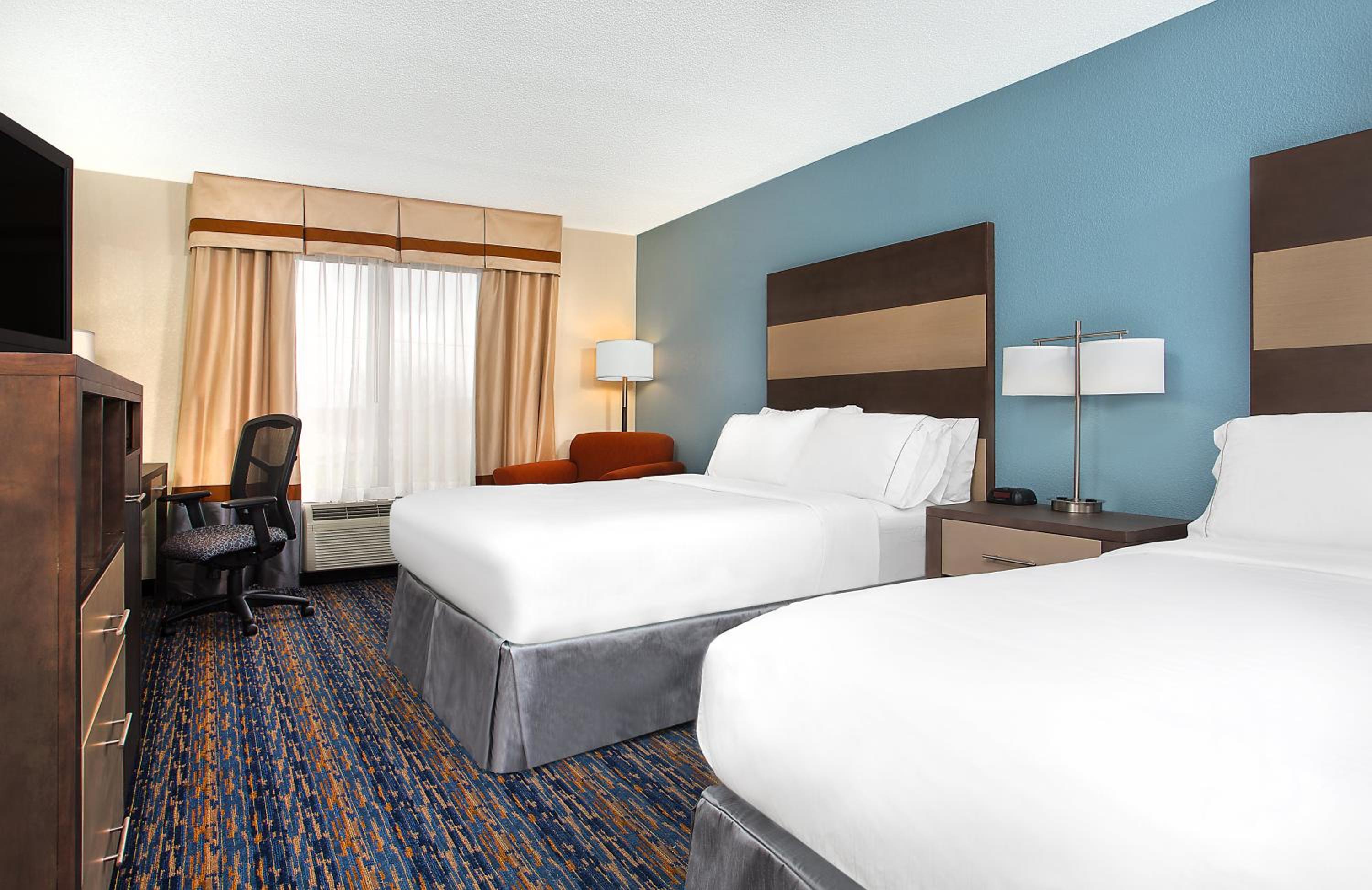 Queen Room with Two Queen Beds - Hearing Accessible/Non-Smoking