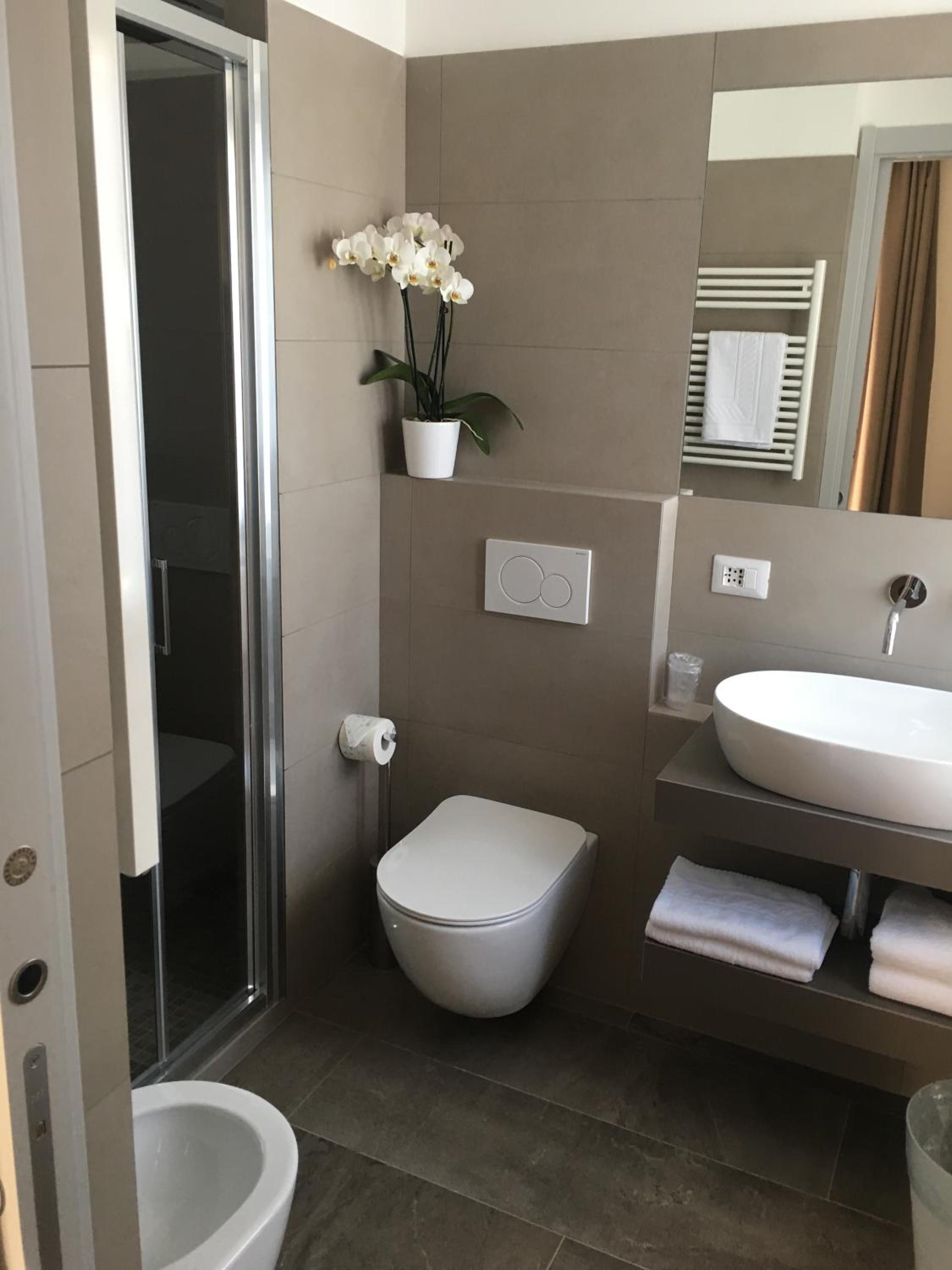 Double Room with Lake View - Photo 43