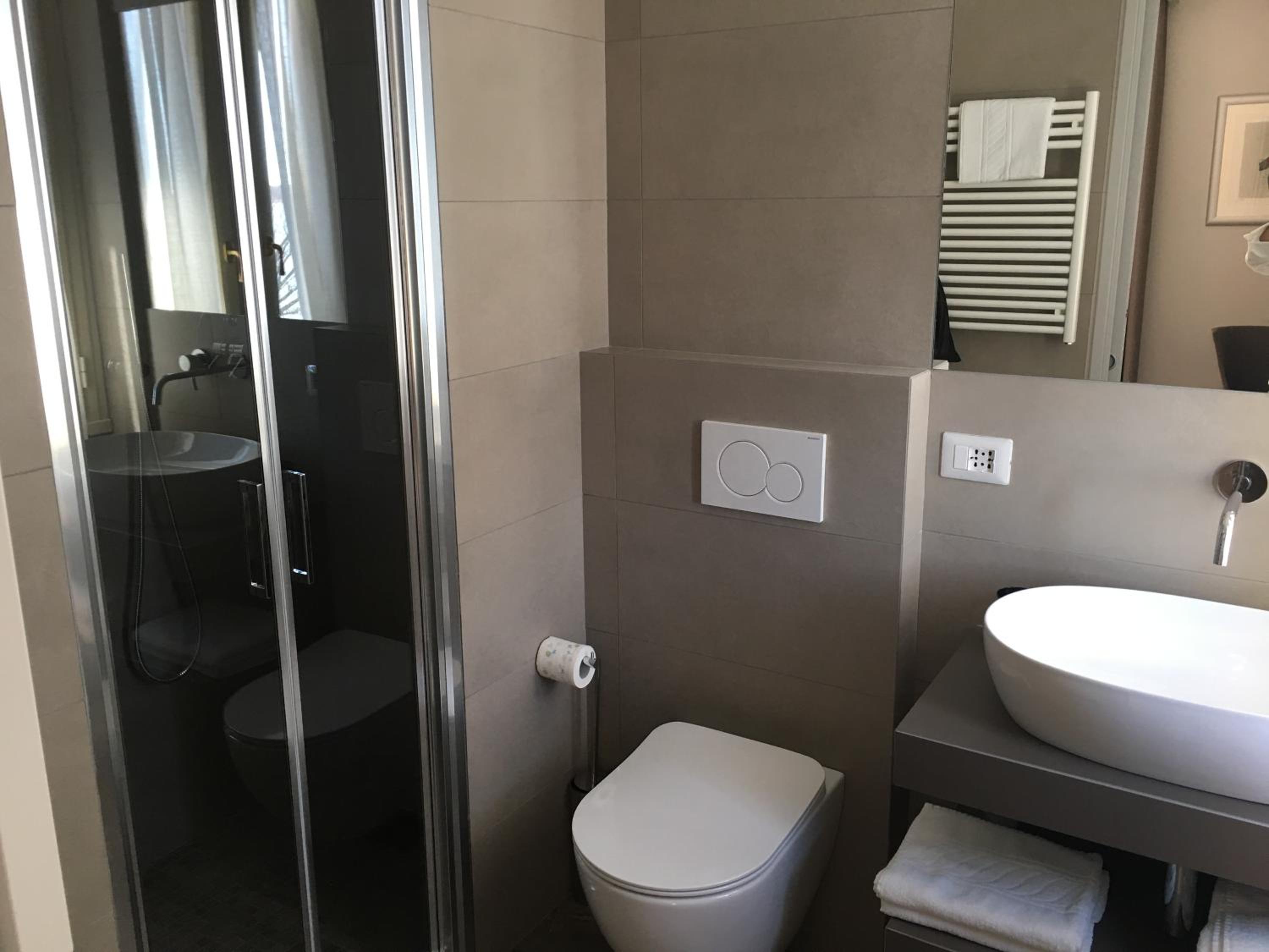 Double Room with Lake View - Photo 44