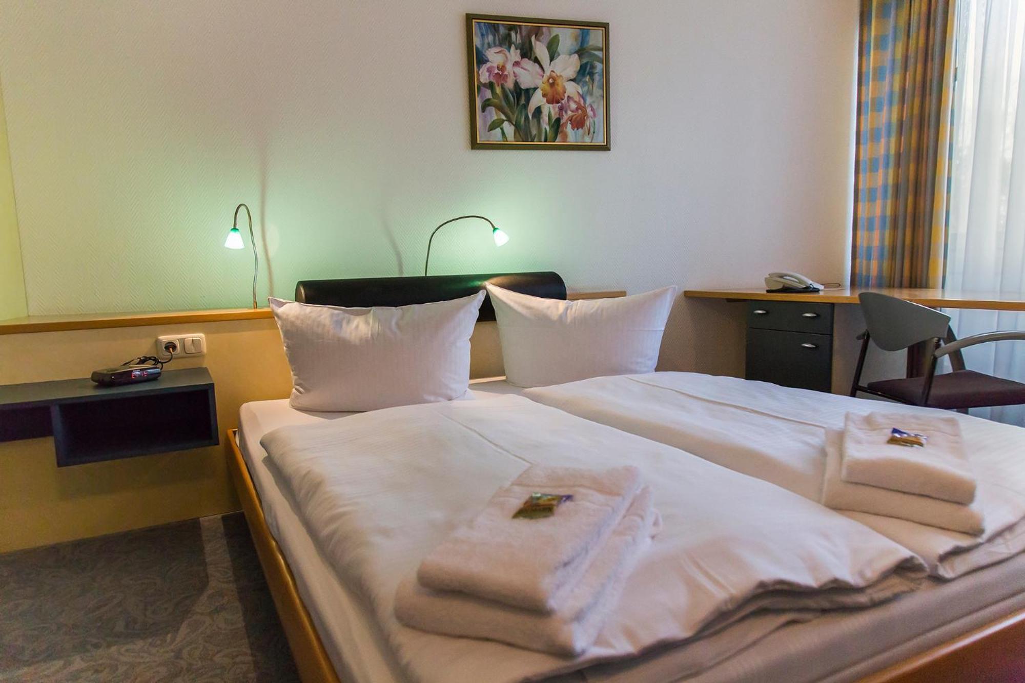 Double Room with Garden View - Photo 1