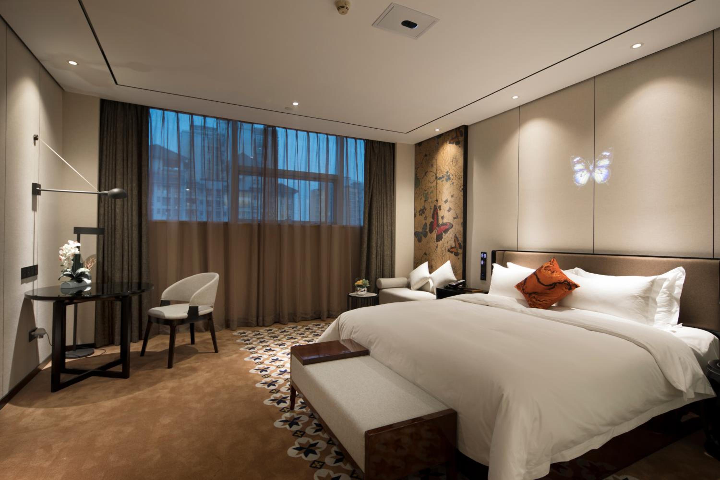 Premium King Room