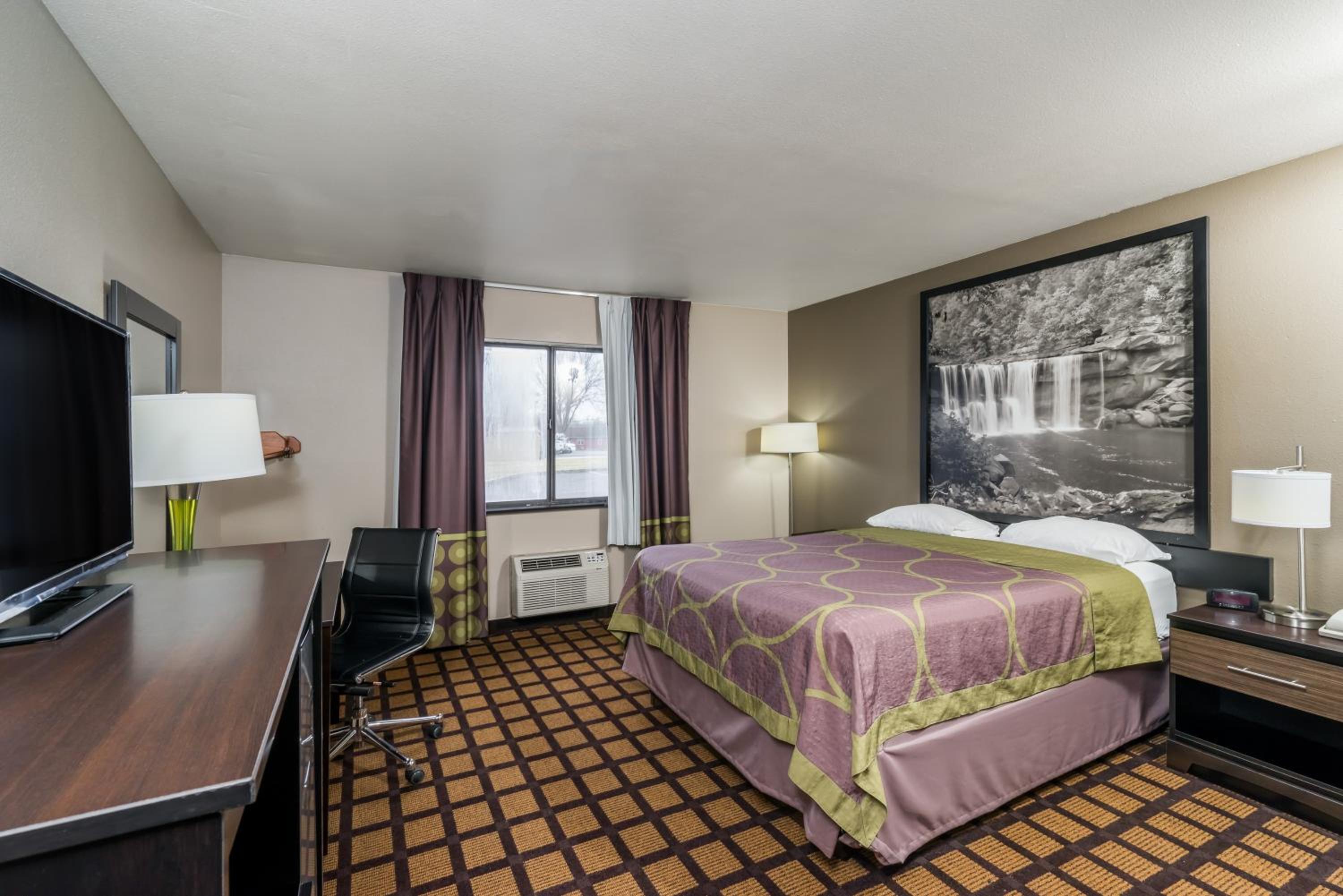 Queen Room - Mobility Access/Non-Smoking - Photo 4