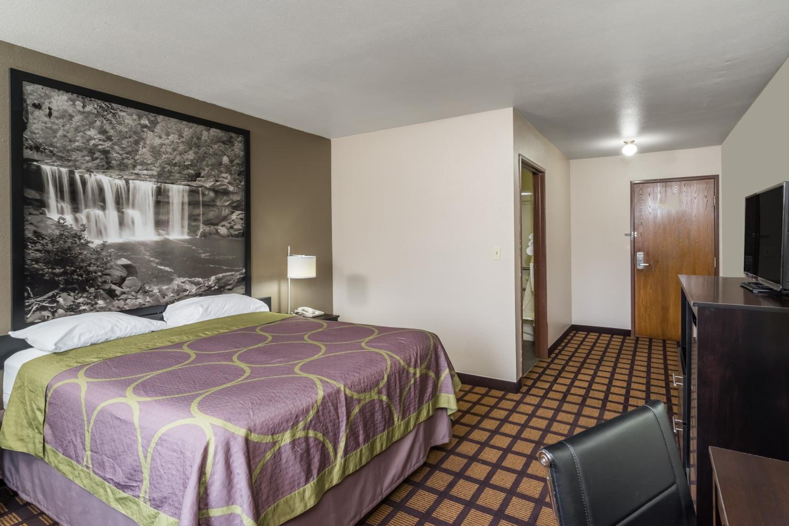 Queen Room - Mobility Access/Non-Smoking - Photo 1