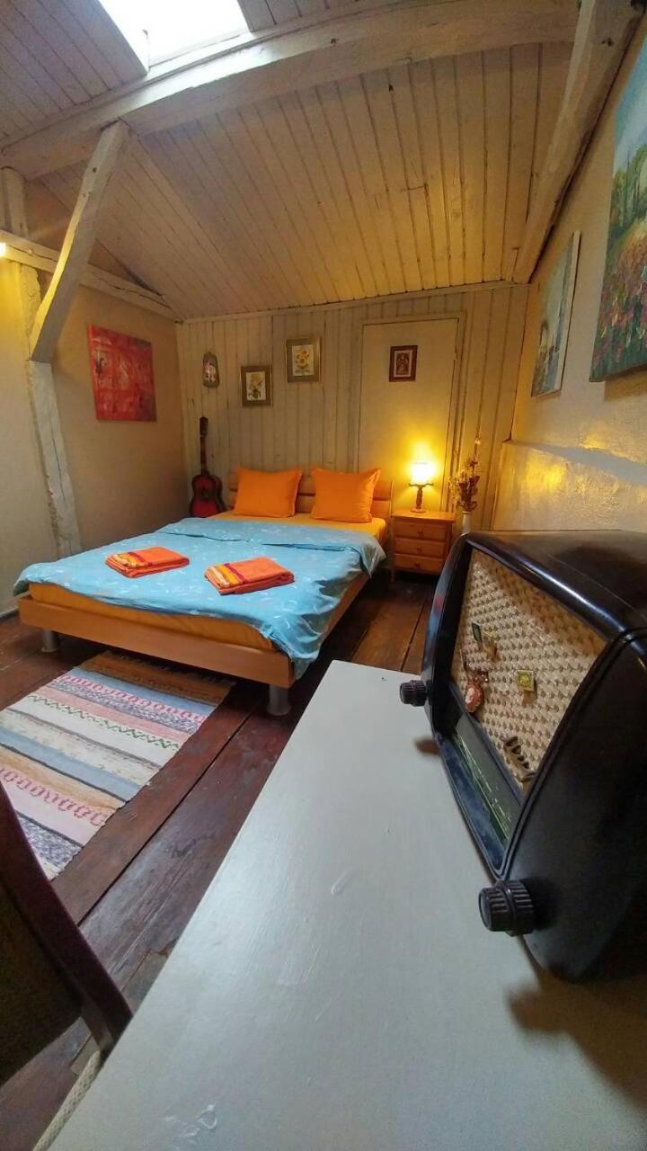 Double Room with Shared Bathroom photo 2