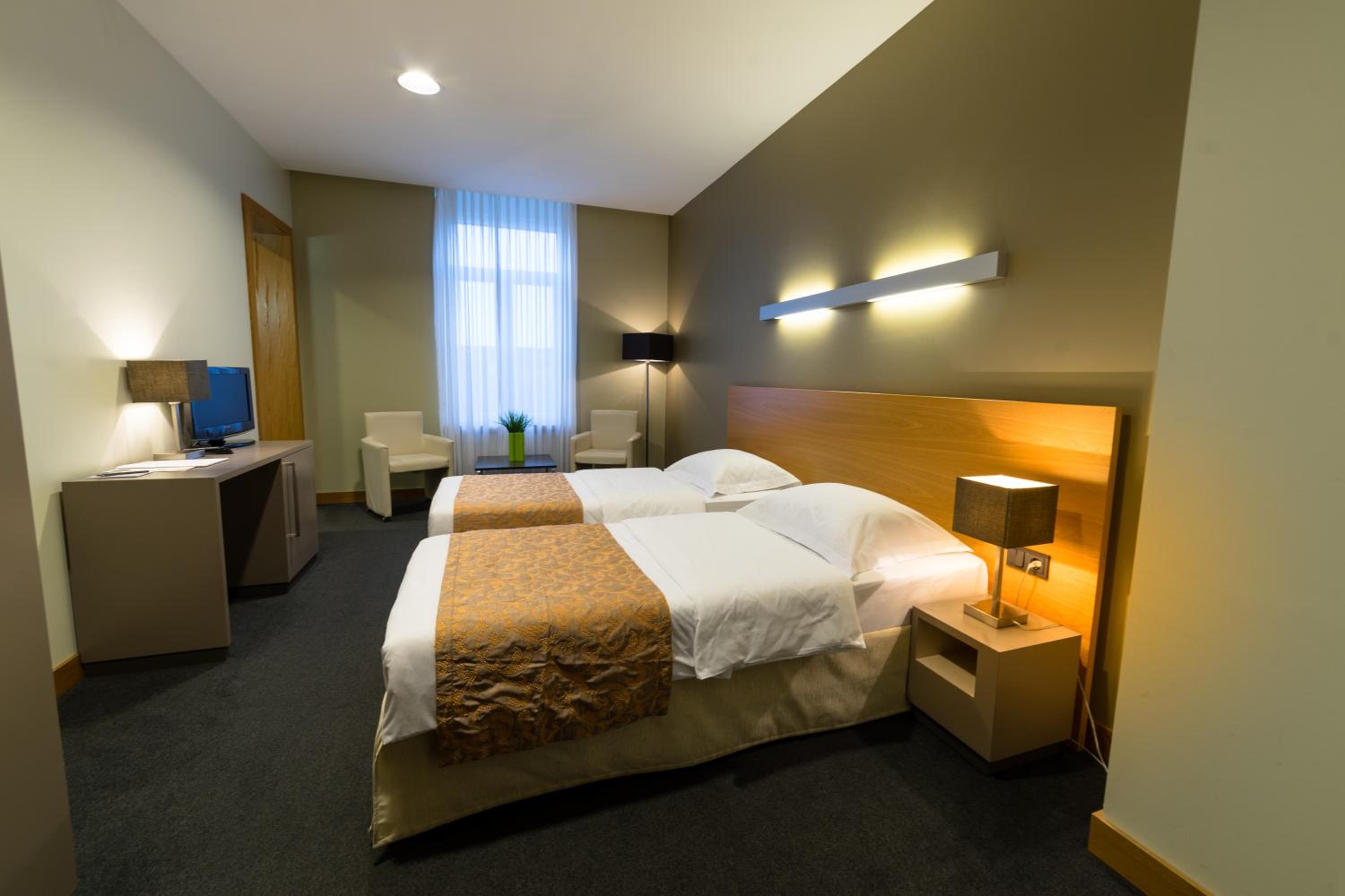 Double Room - Photo 3