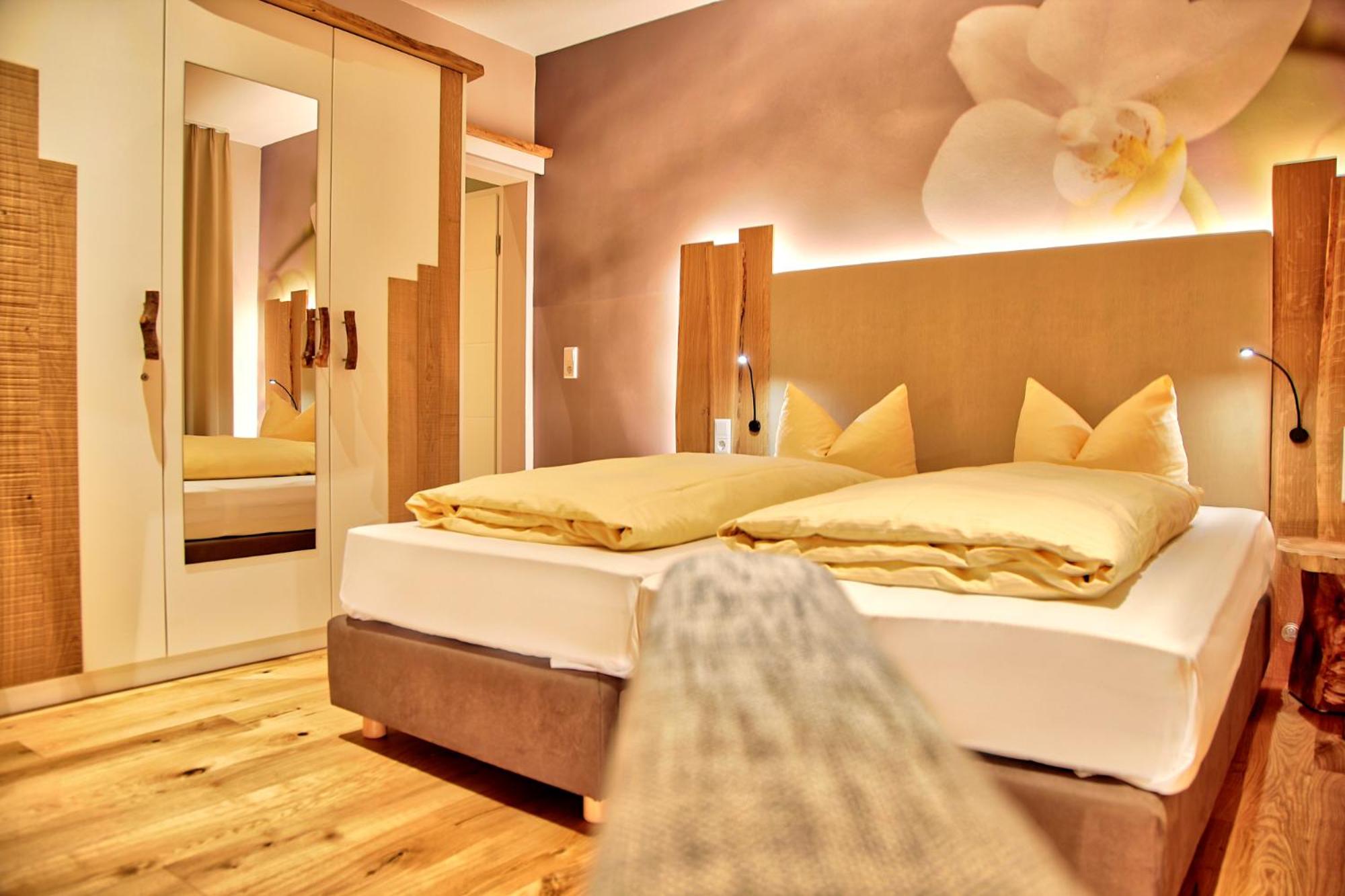 One-Bedroom Apartment With Large Bathroom- Annex