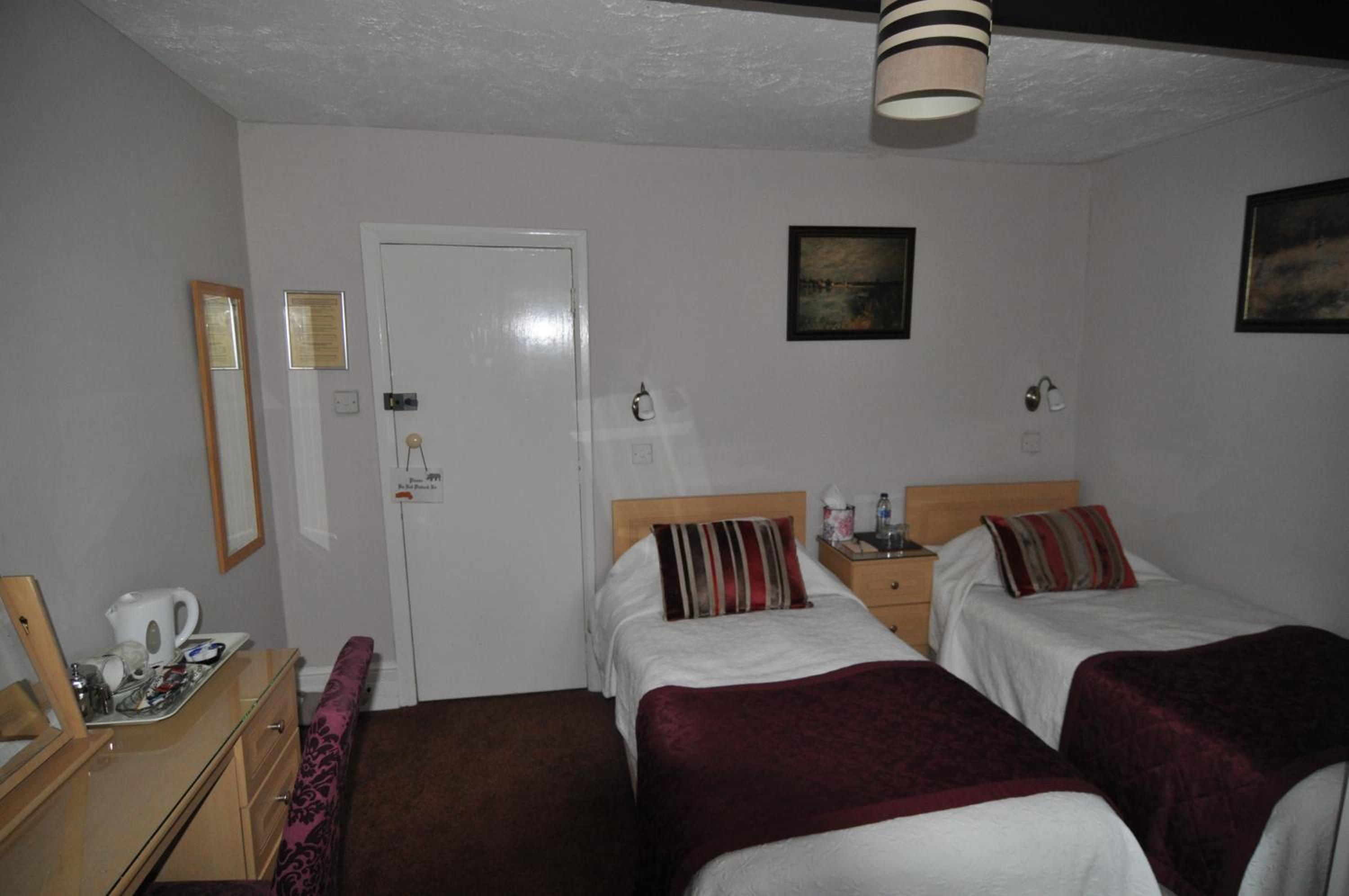 Standard Twin Room photo 2