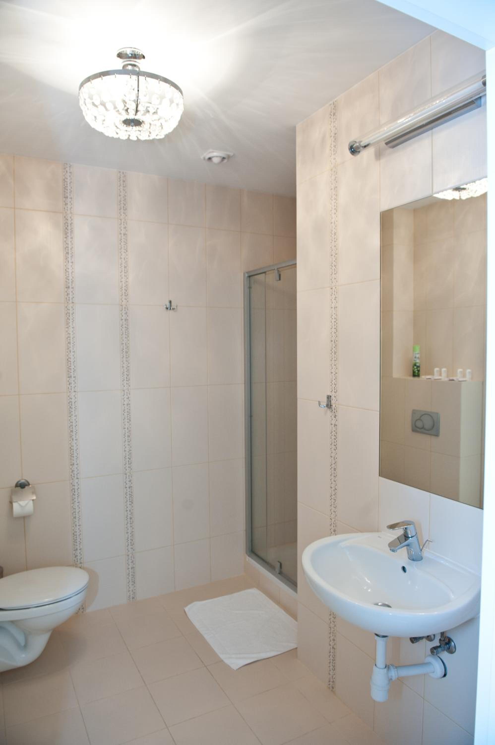 Quadruple Room - Photo 7