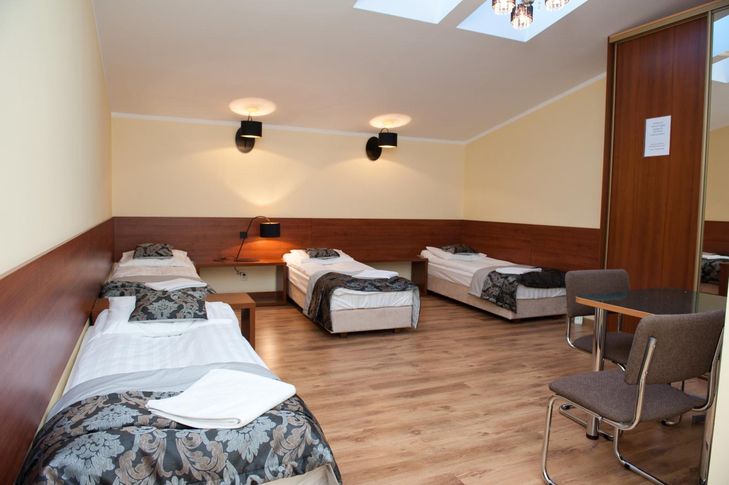 Quadruple Room - Photo 1