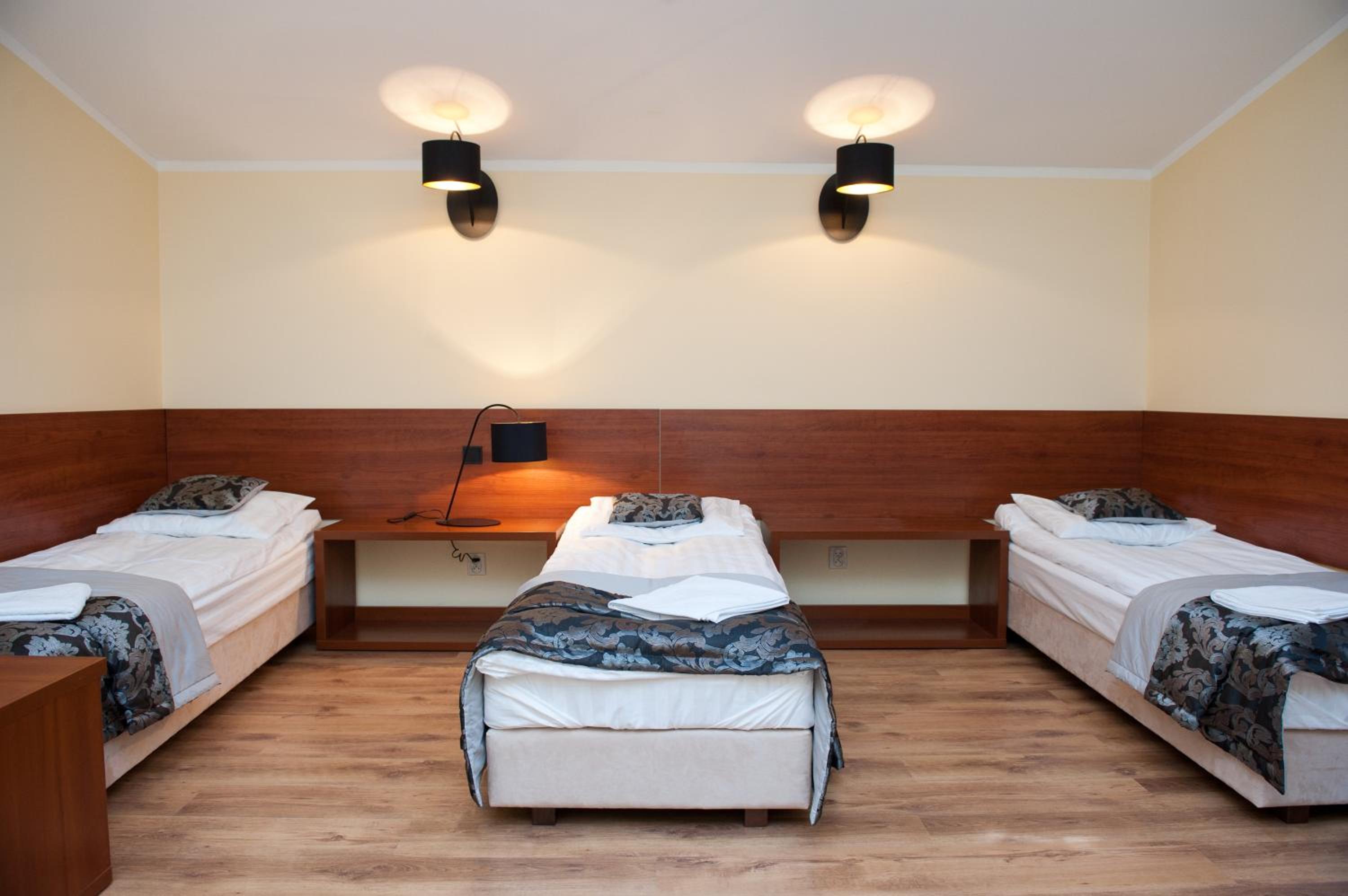 Quadruple Room - Photo 8