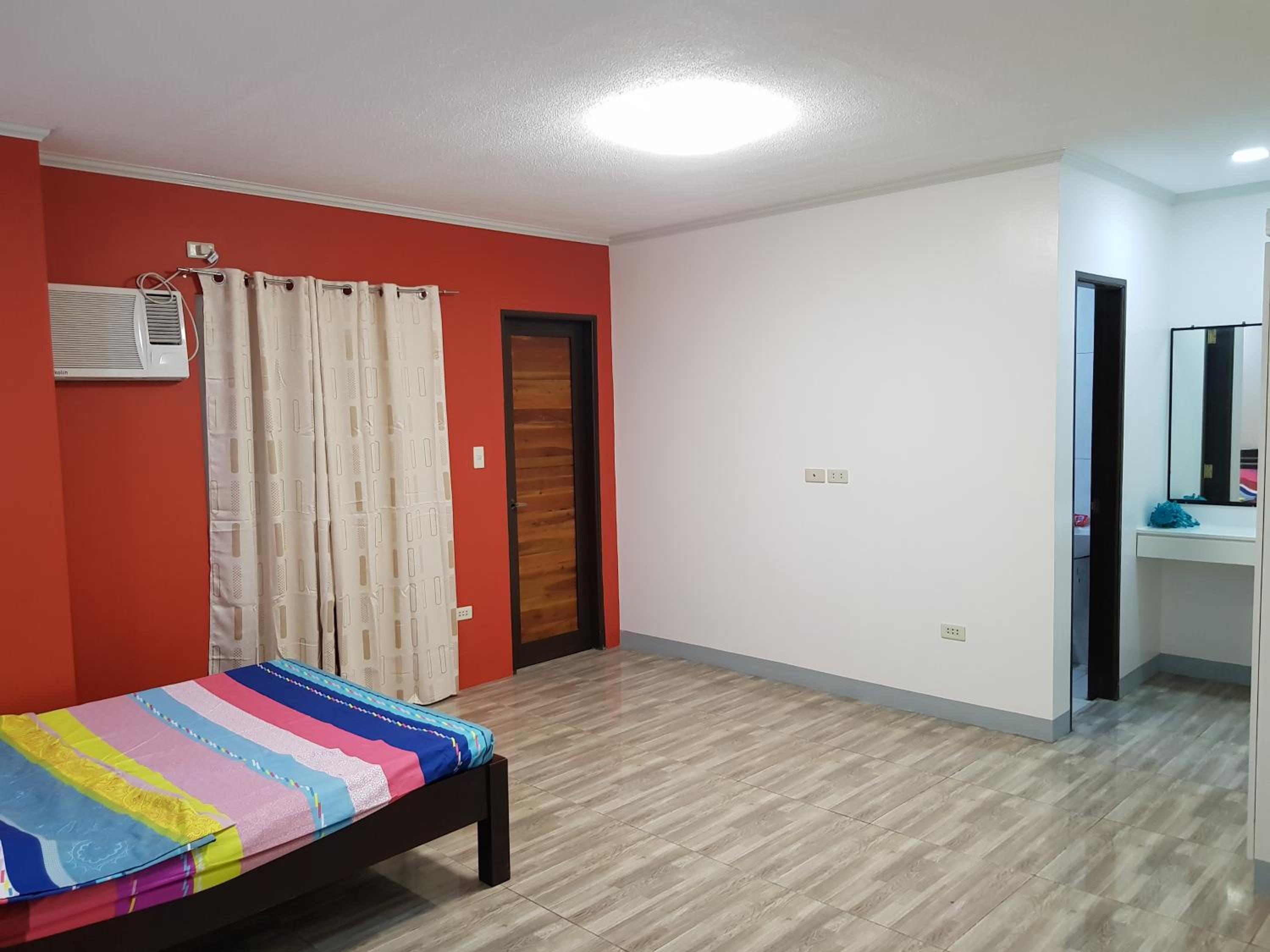 Apartment with Terrace - Photo 2