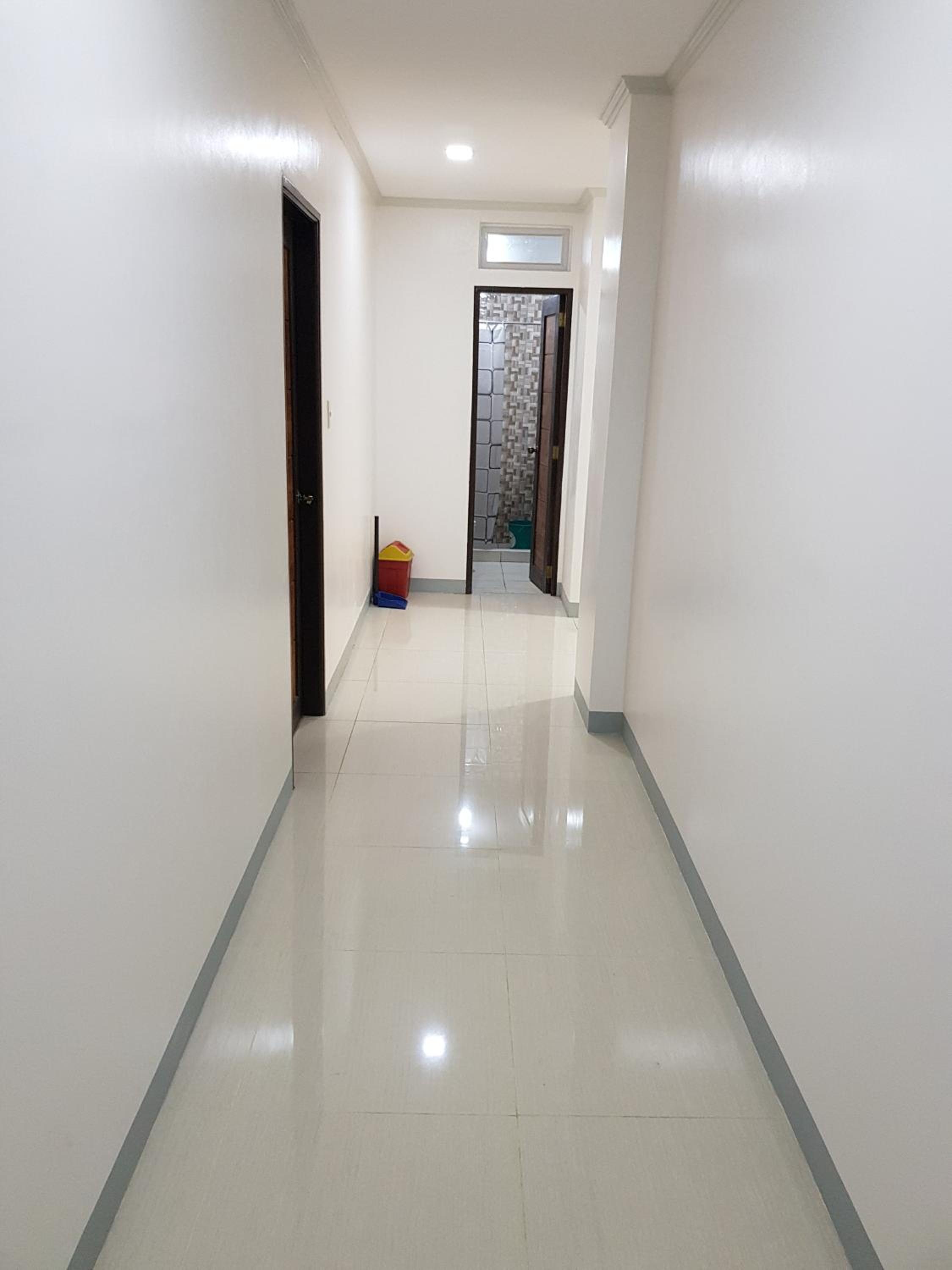 Apartment with Terrace - Photo 14