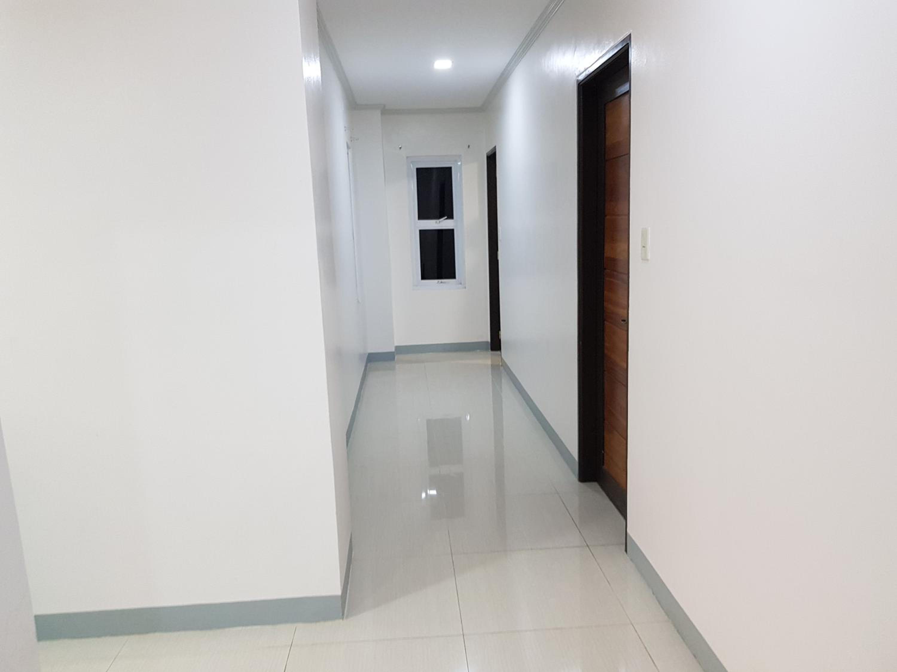 Apartment with Terrace - Photo 15