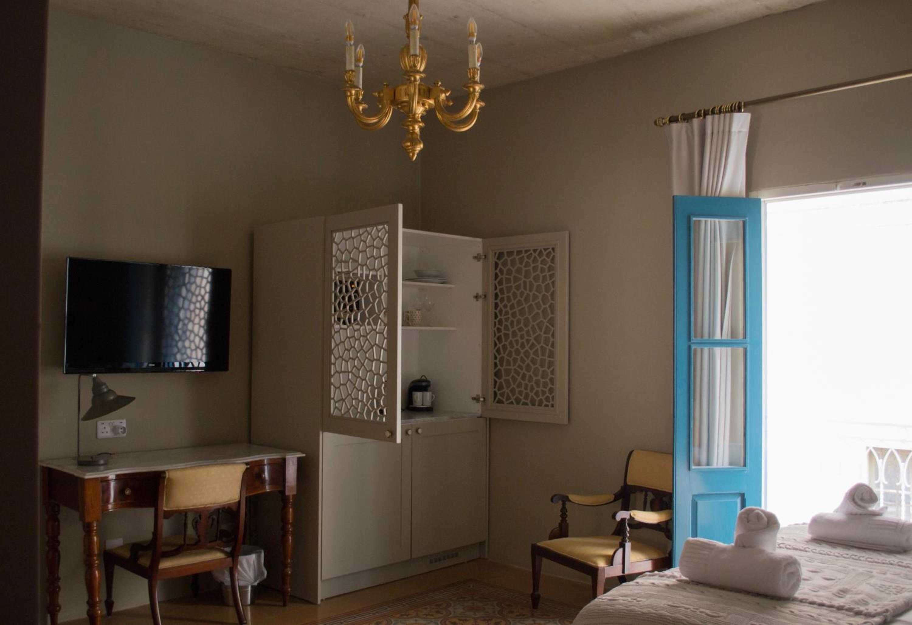 Studio Apartment - Photo 12