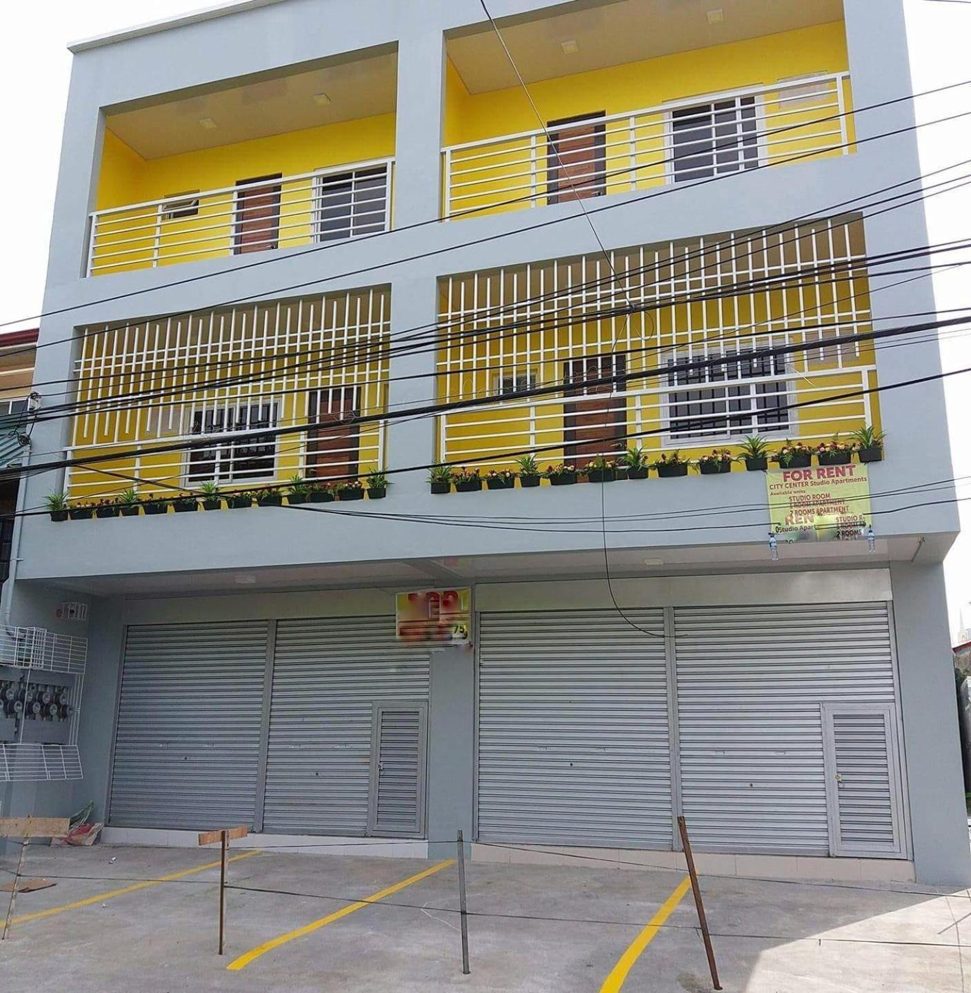 Apartment with Terrace - Photo 17