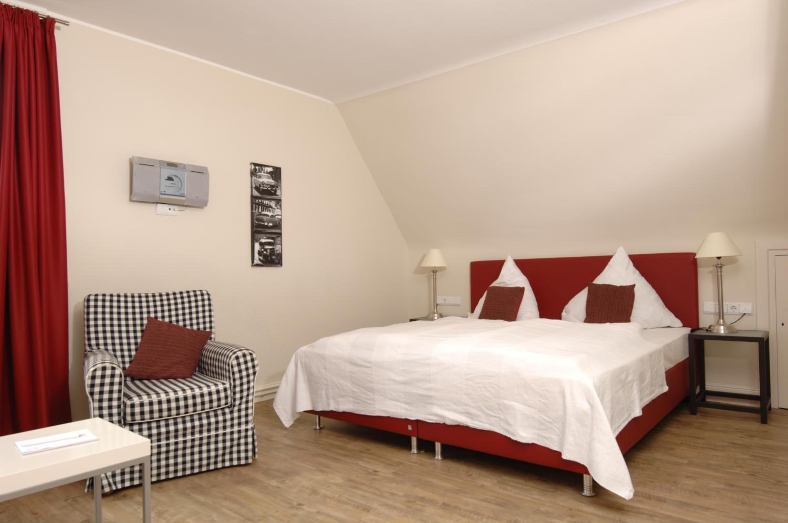 Double Room - Photo 12