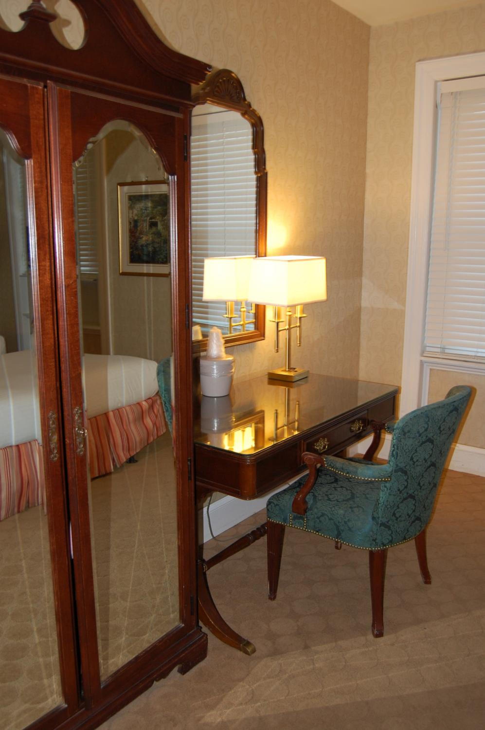 Double Room with Two Double Beds - Photo 8