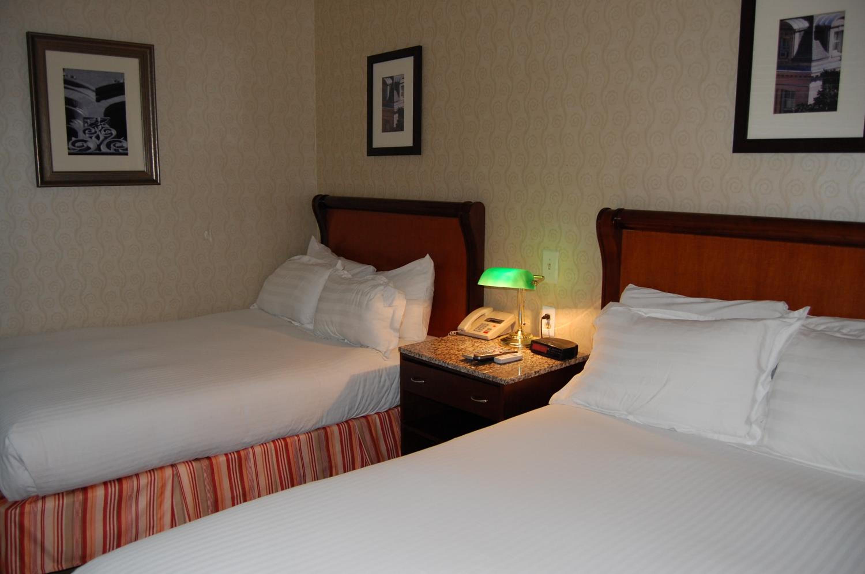 Double Room with Two Double Beds - Photo 5