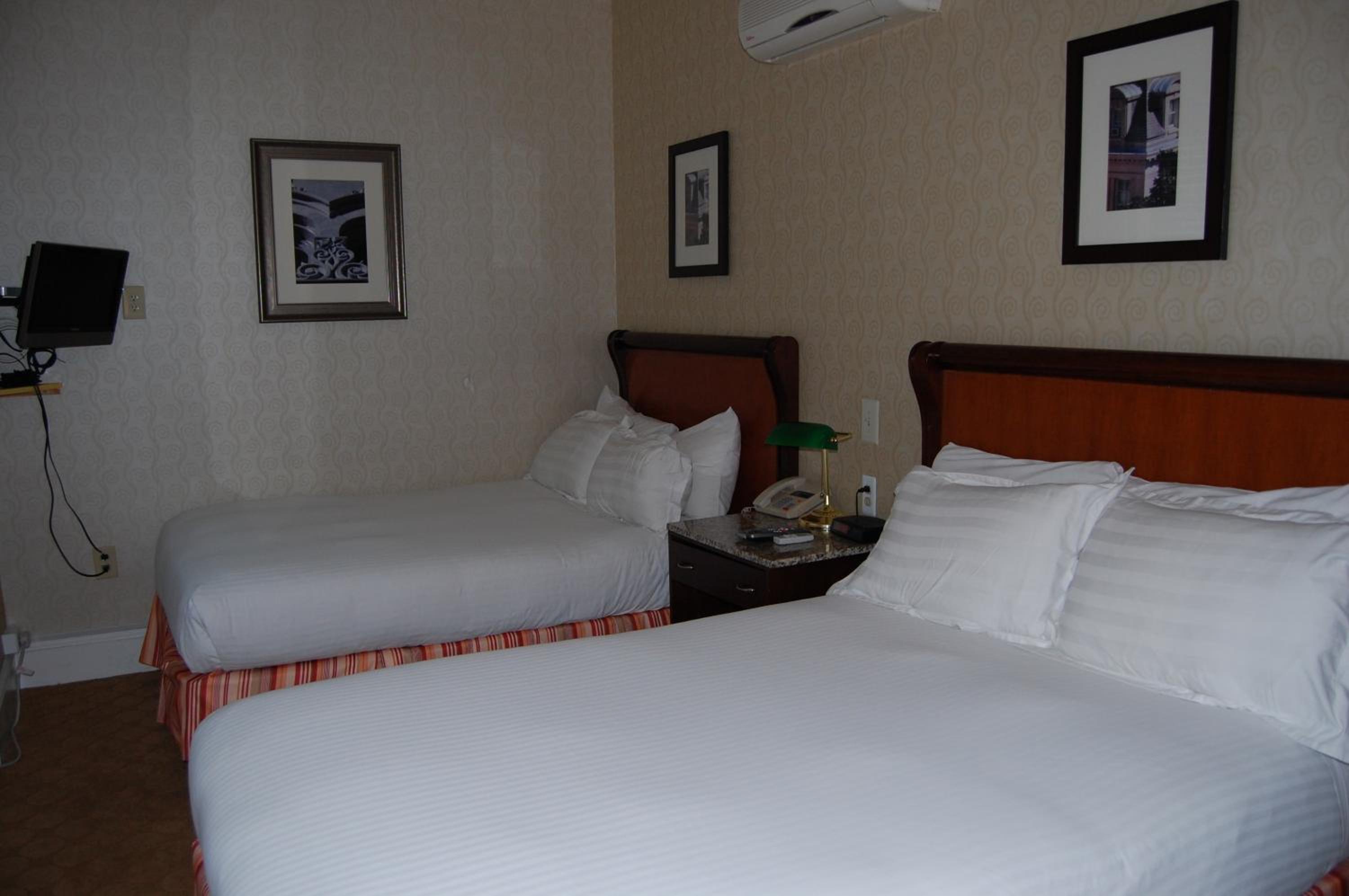 Double Room with Two Double Beds - Photo 1