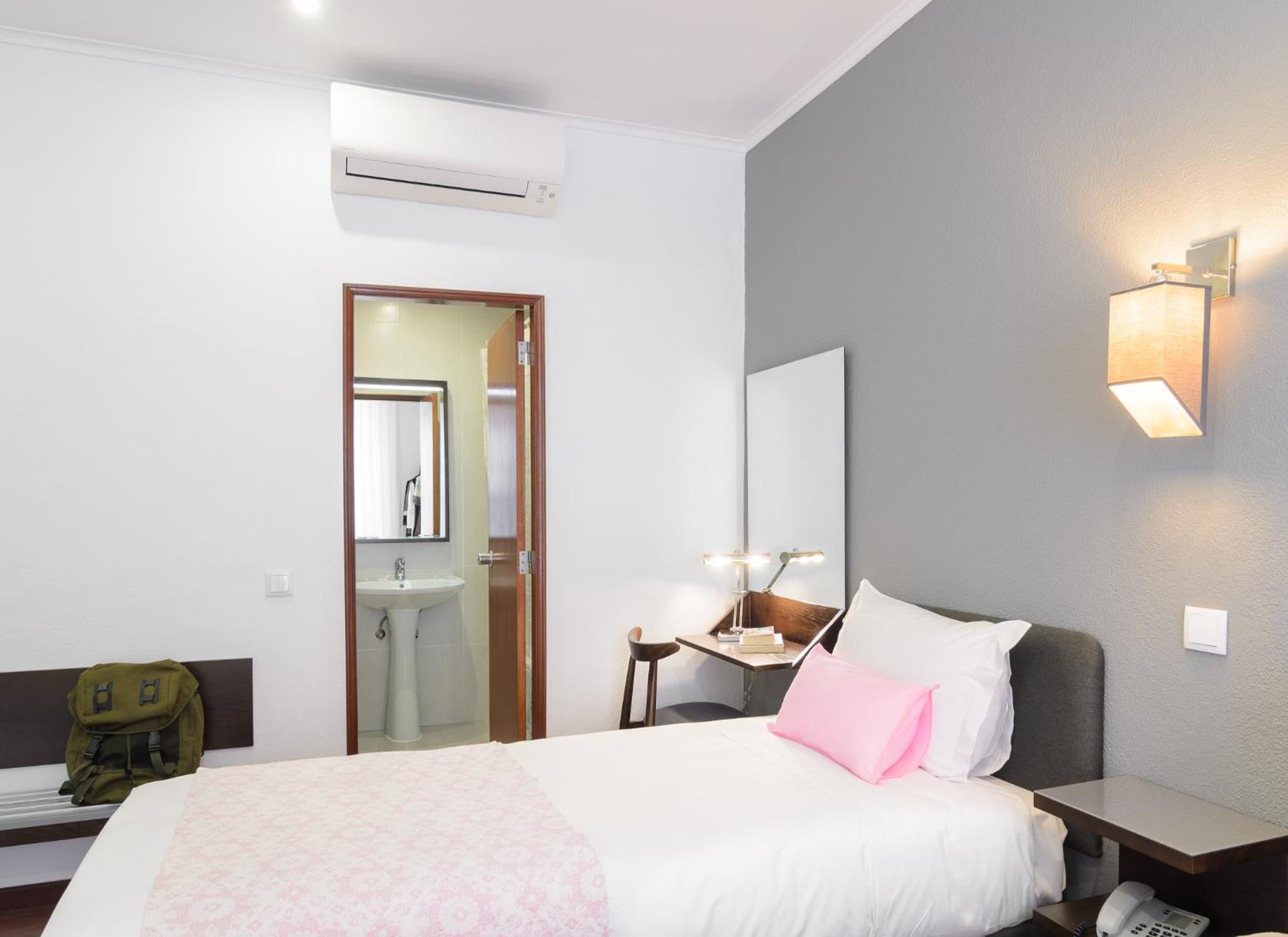 Hotel Portuense Lisboa - Photo 2