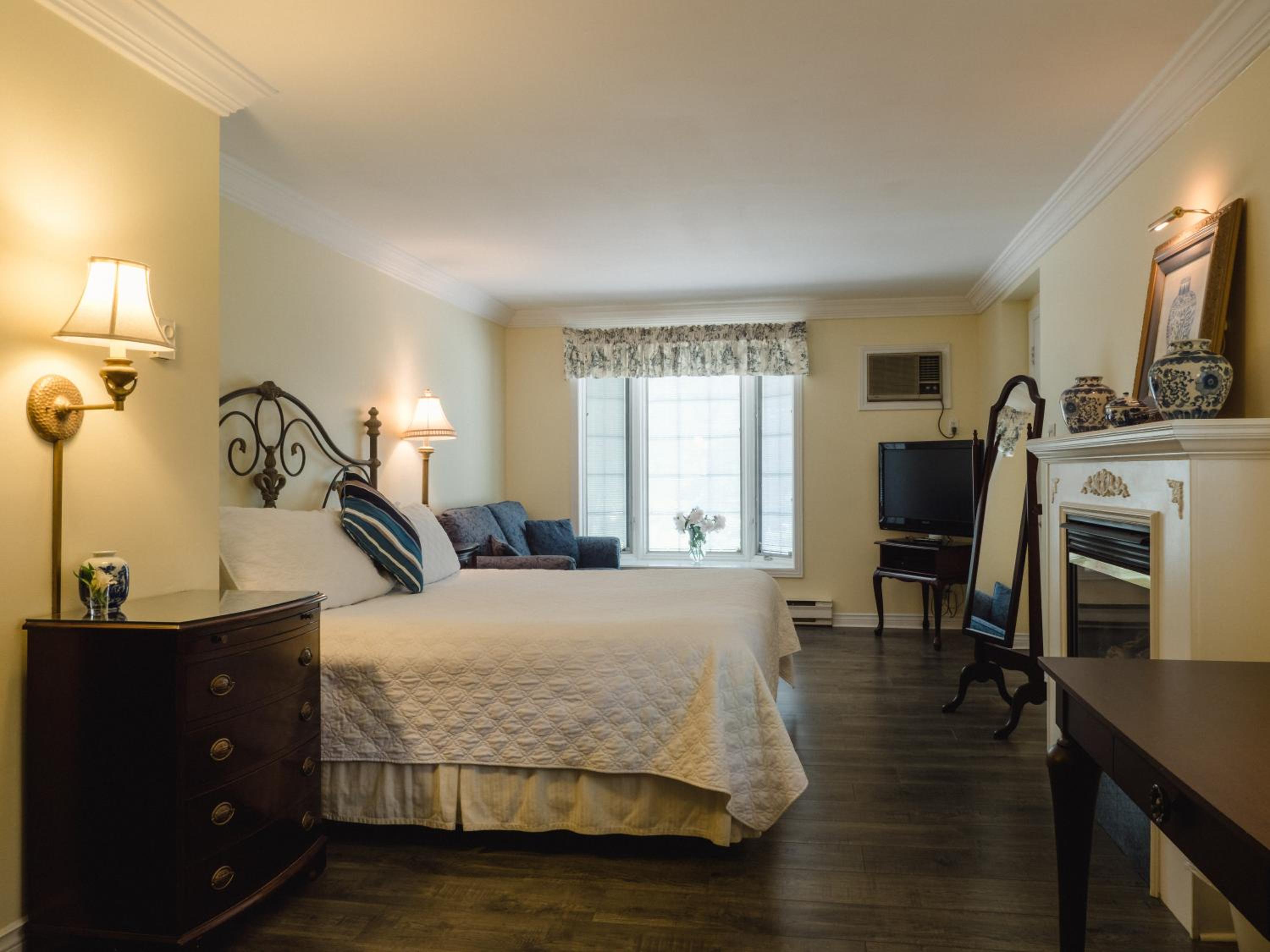 King Suite with Garden View photo 1