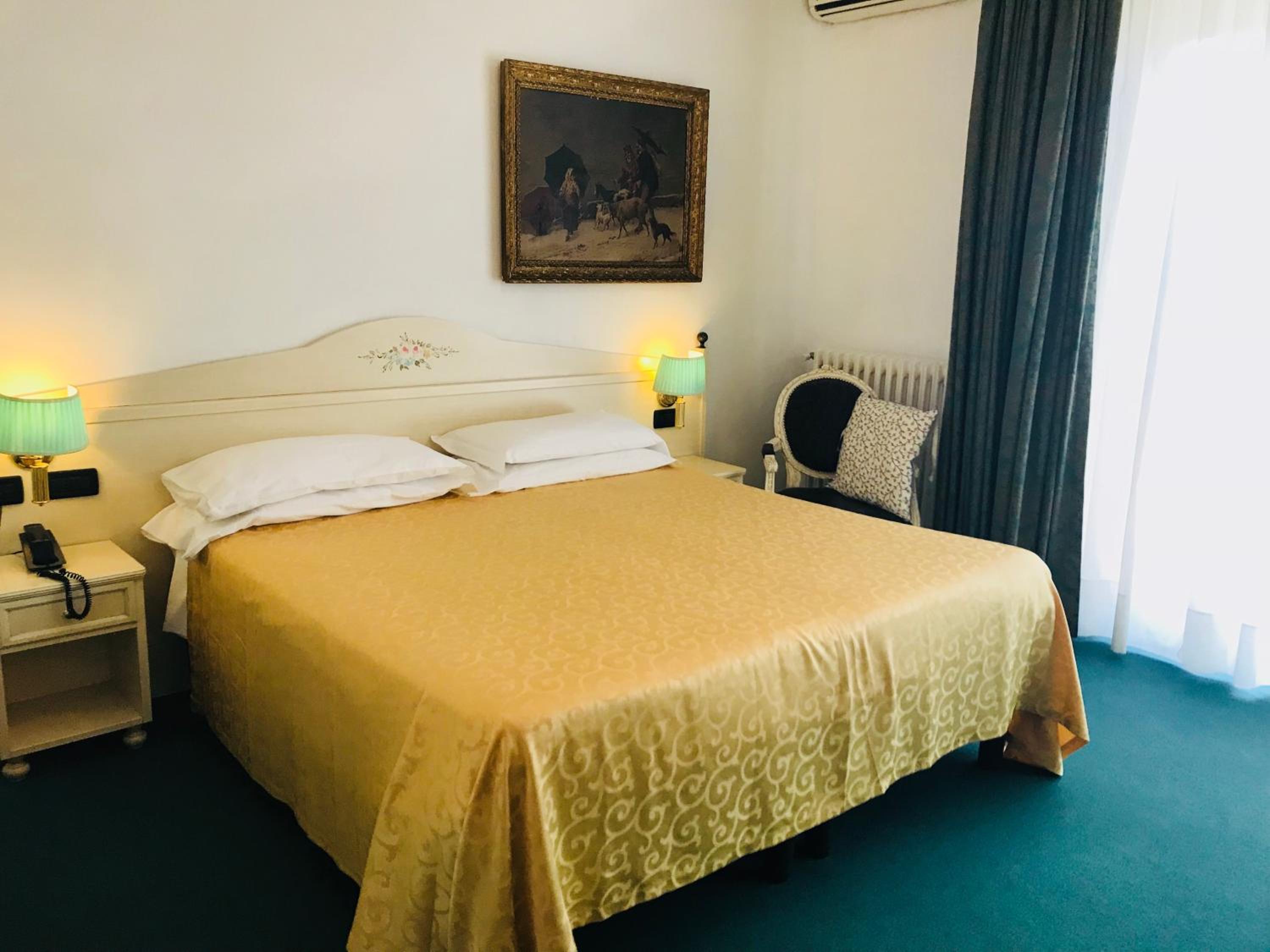 Classic Double Room - Photo 4