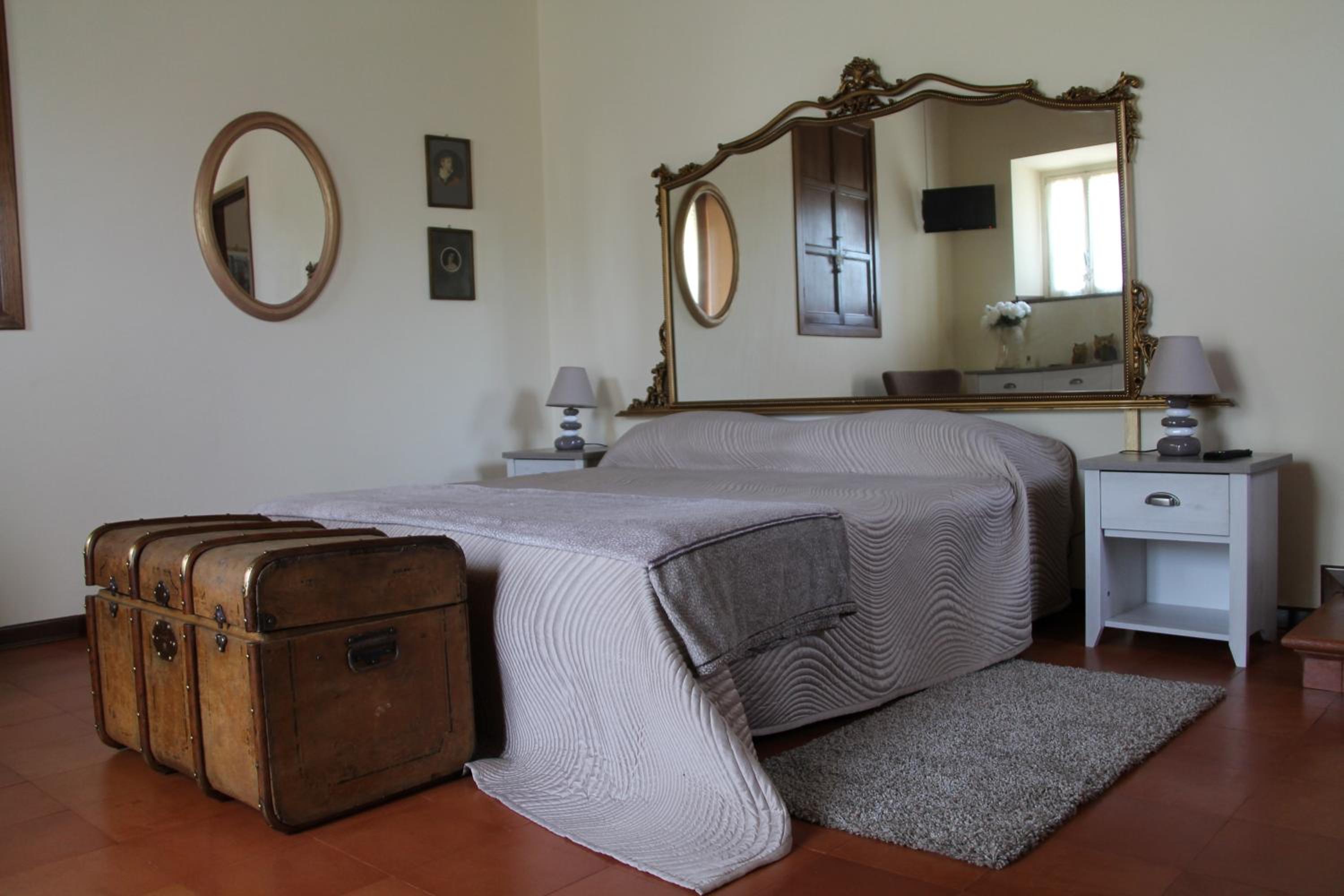 Double or Twin Room with Balcony - Photo 4