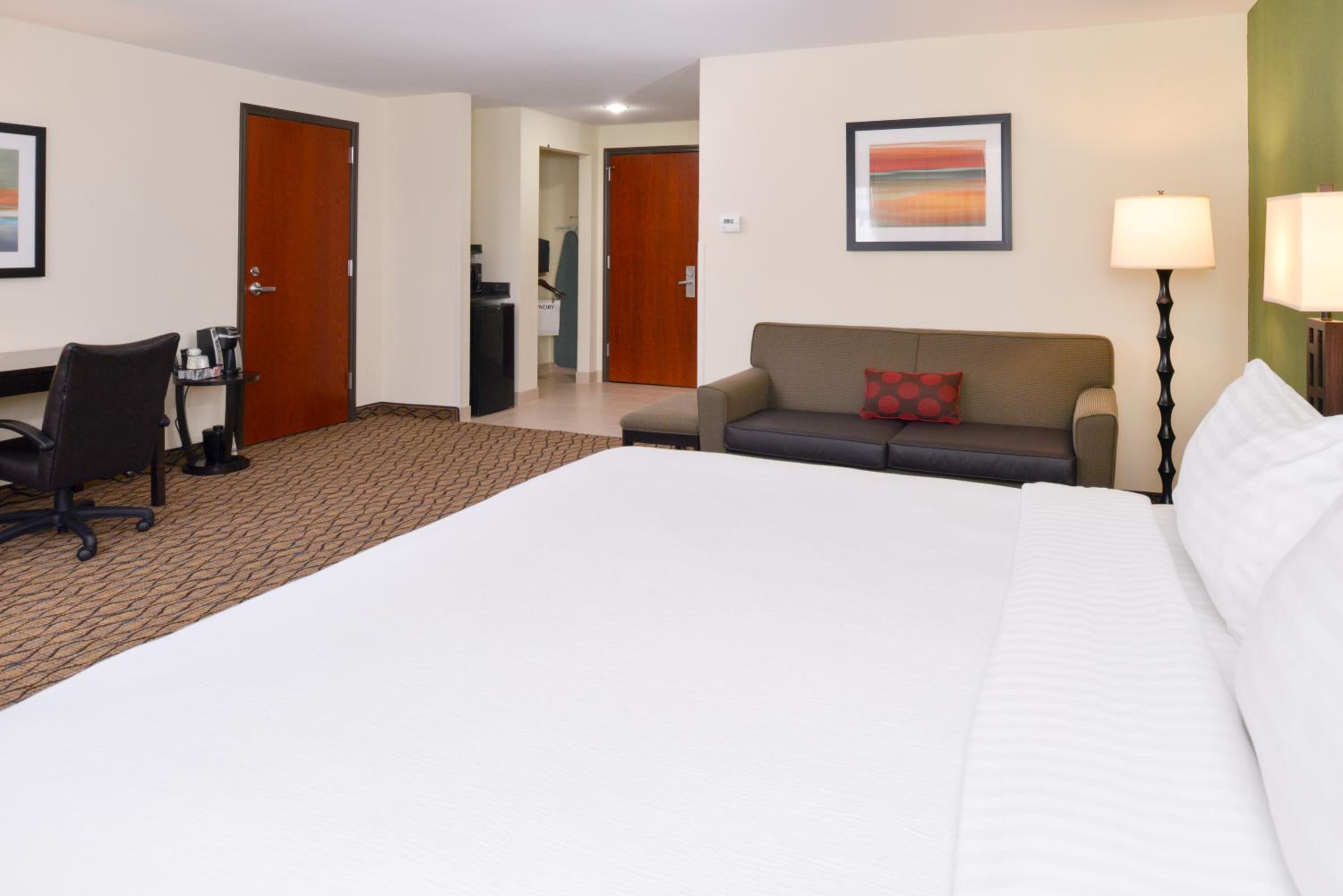 Standard King Room - Photo 1