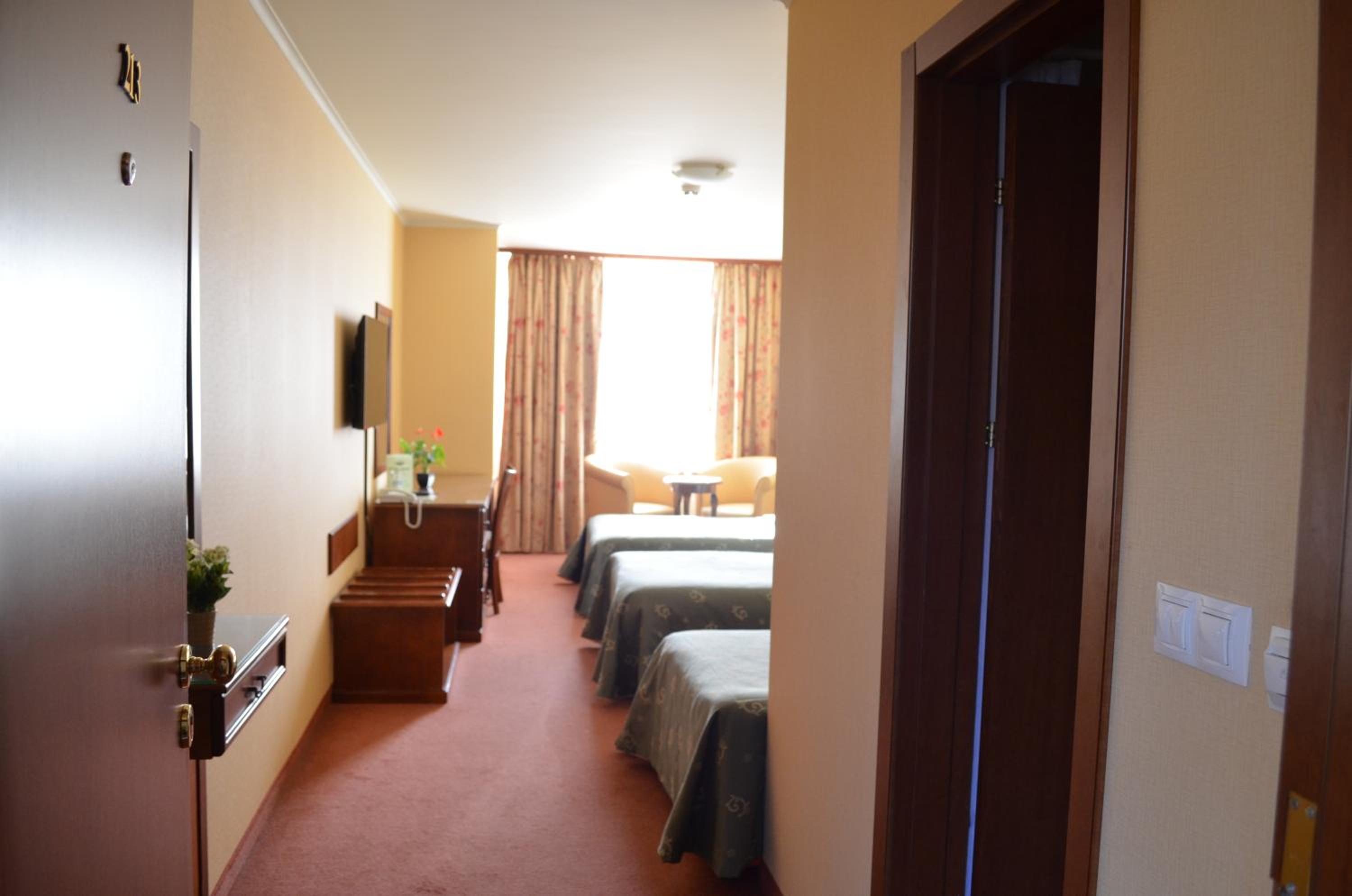 Deluxe Triple Room photo 3