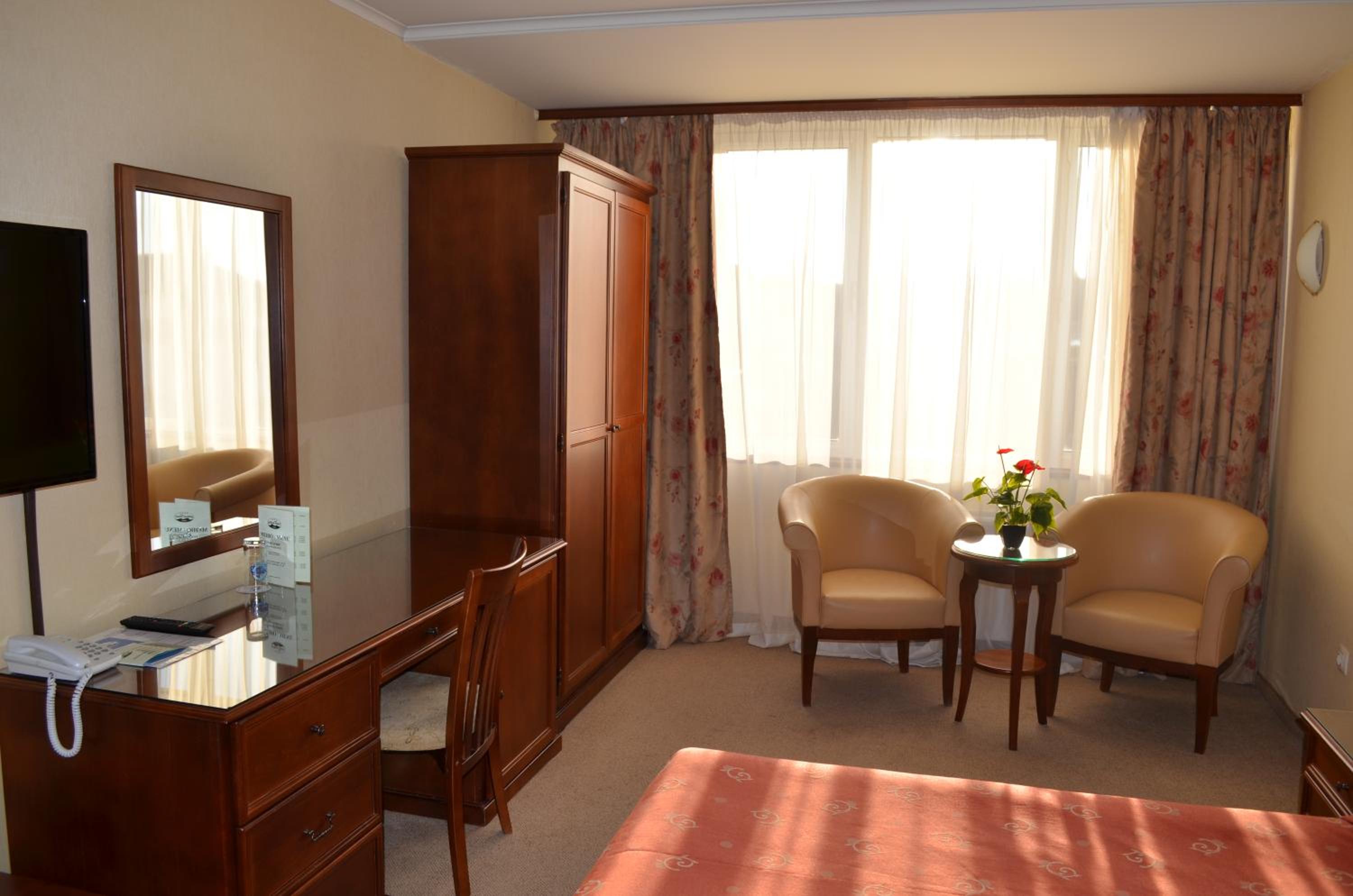 Deluxe Double Room photo 3