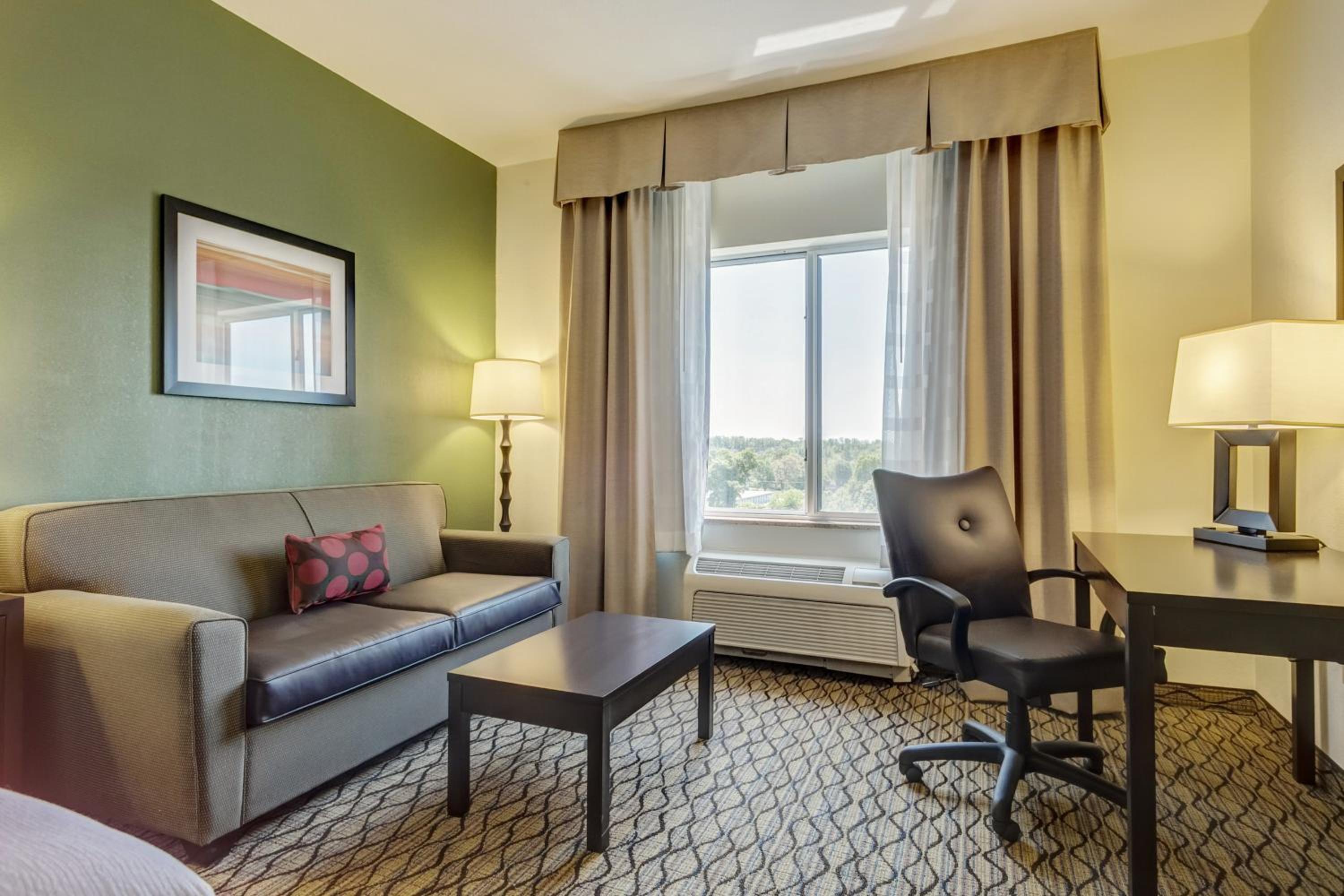 Standard King Room - Photo 7