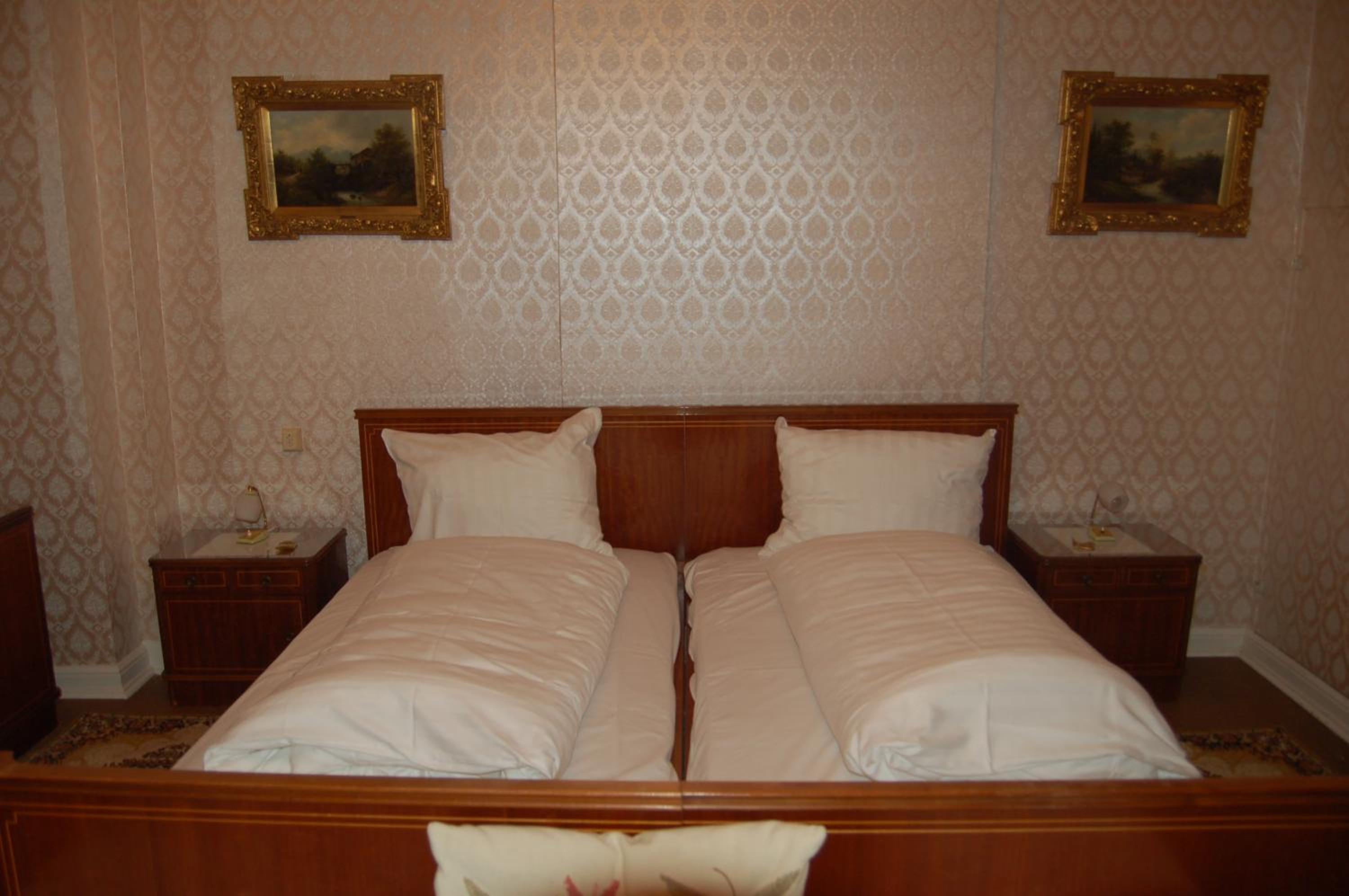 Original Elvis Room - Photo 1