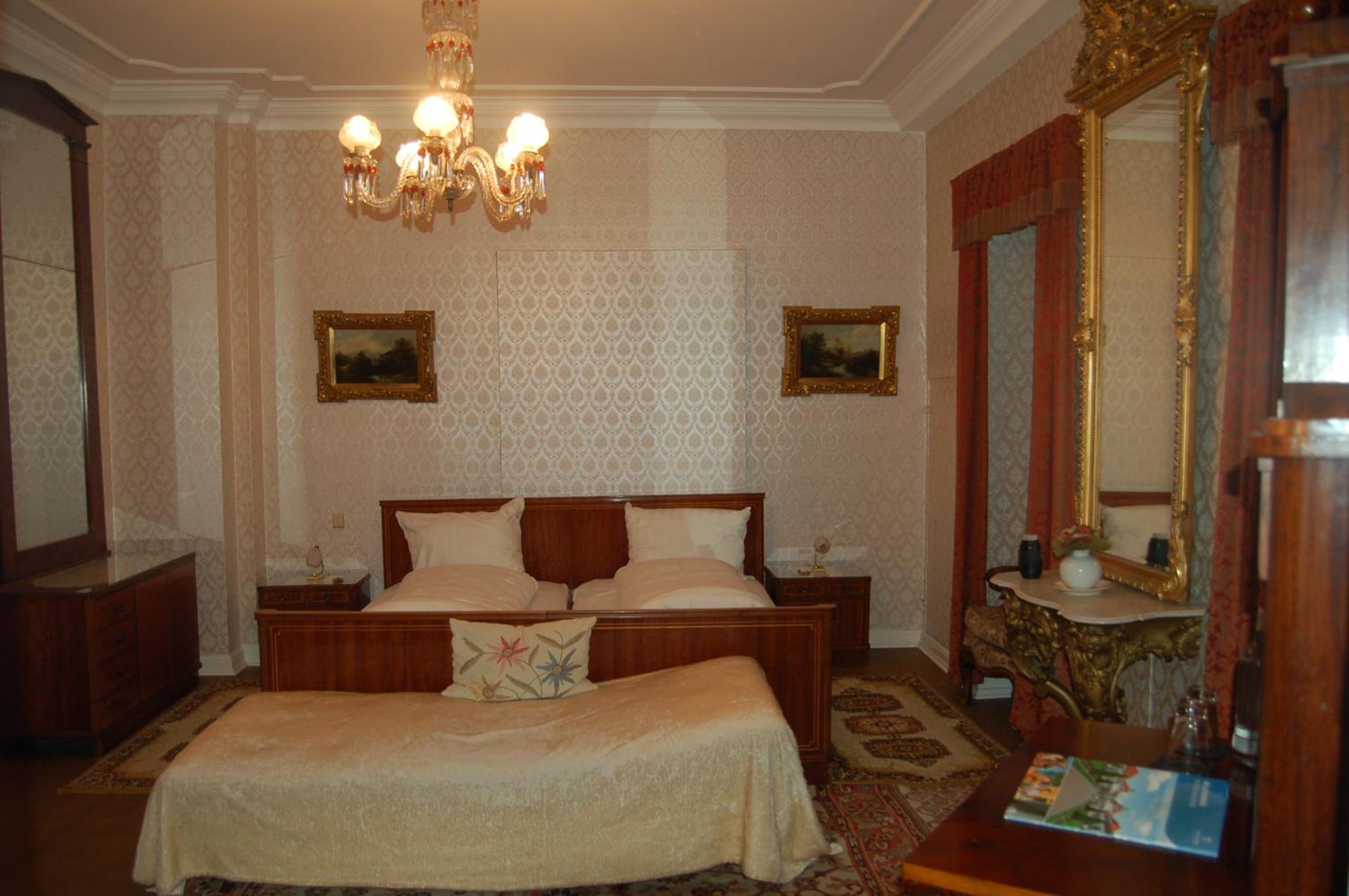 Original Elvis Room - Photo 9