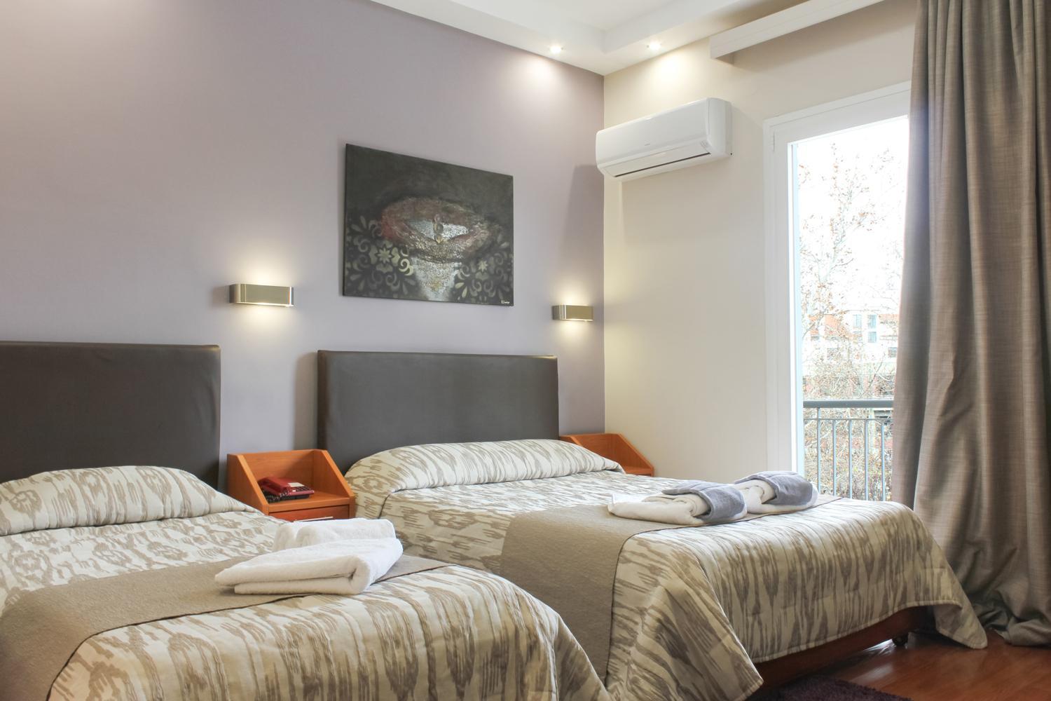 Triple Room with City View - Photo 4