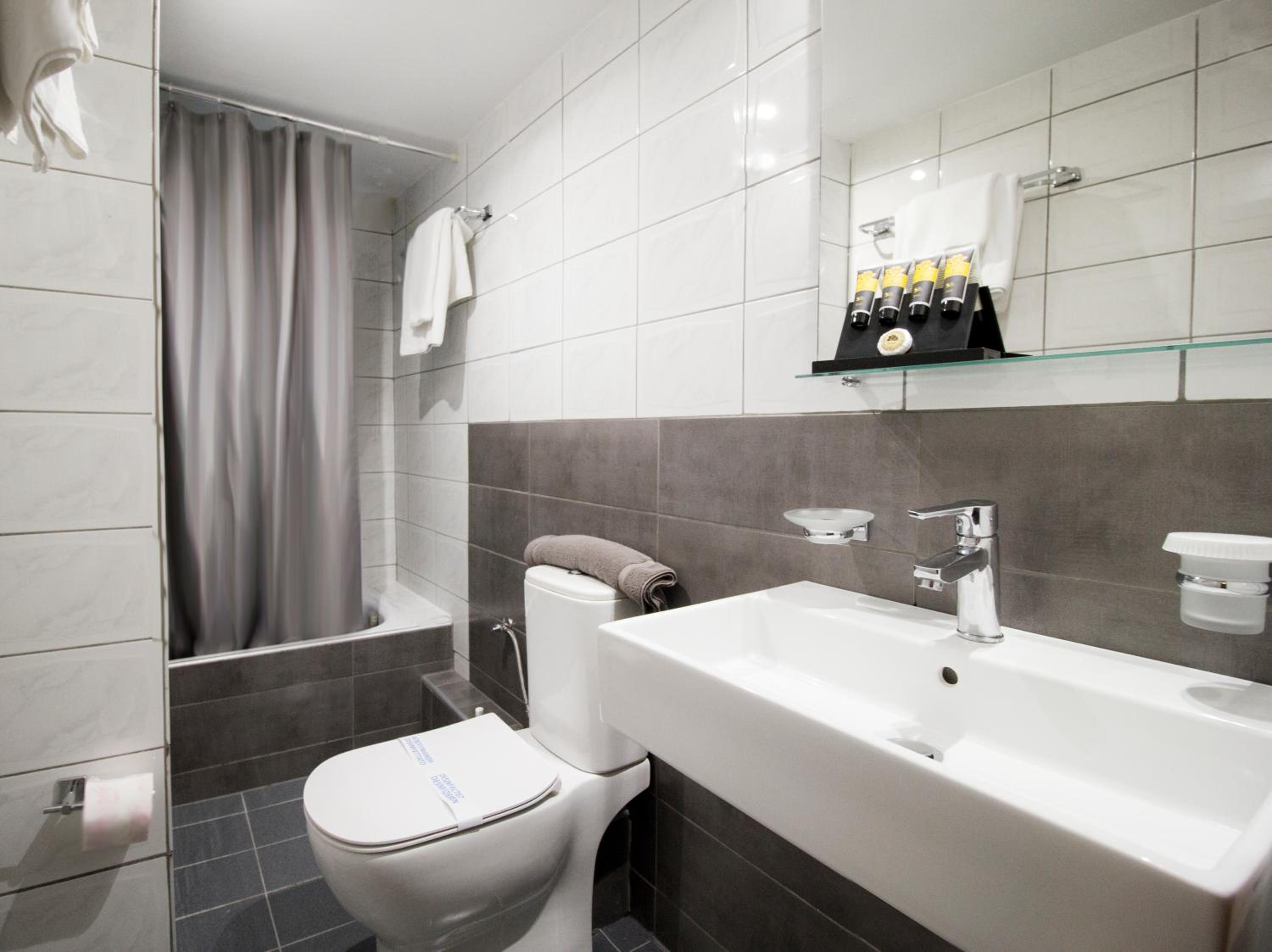 Triple Room with City View - Photo 3