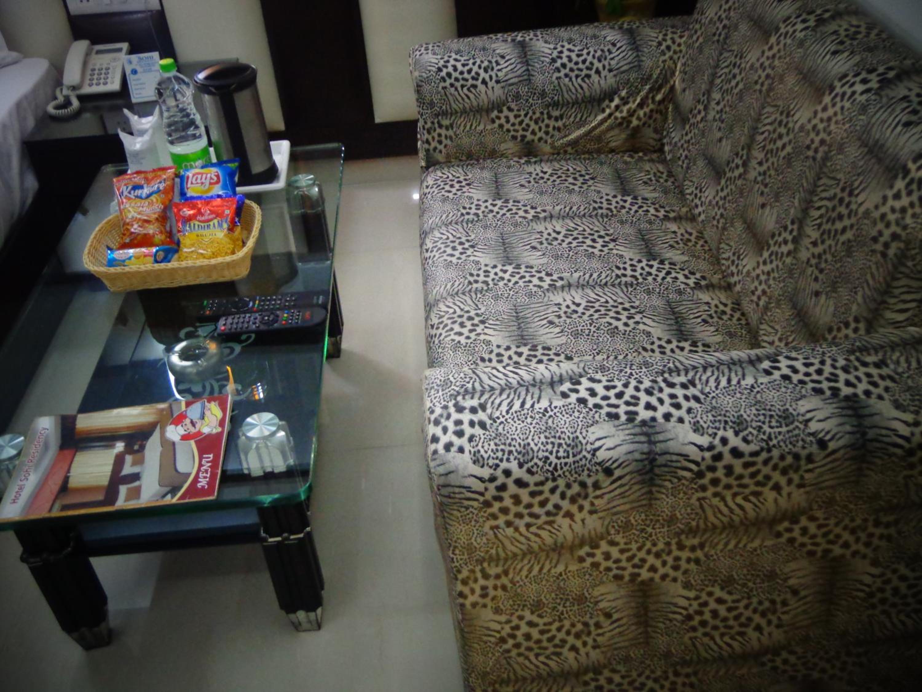 Standard Double or Twin Room - Photo 9