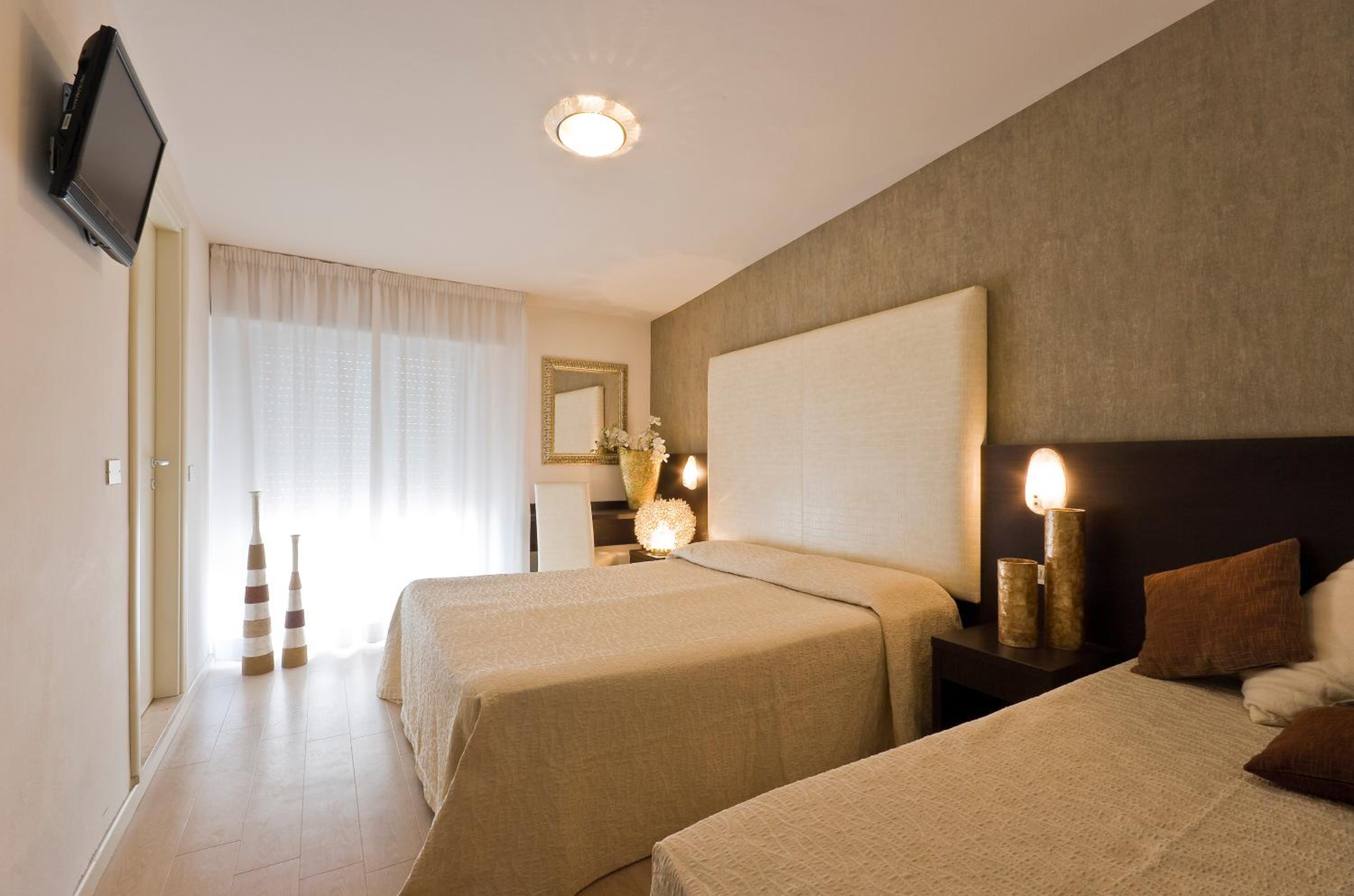 Double or Twin Room photo 3