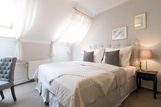 Double Room - Photo 5