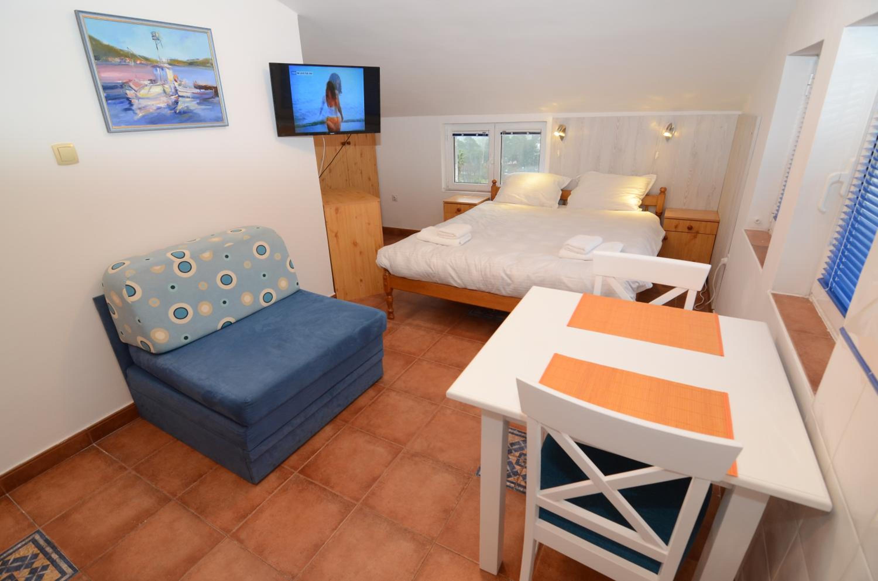 Studio Apartment