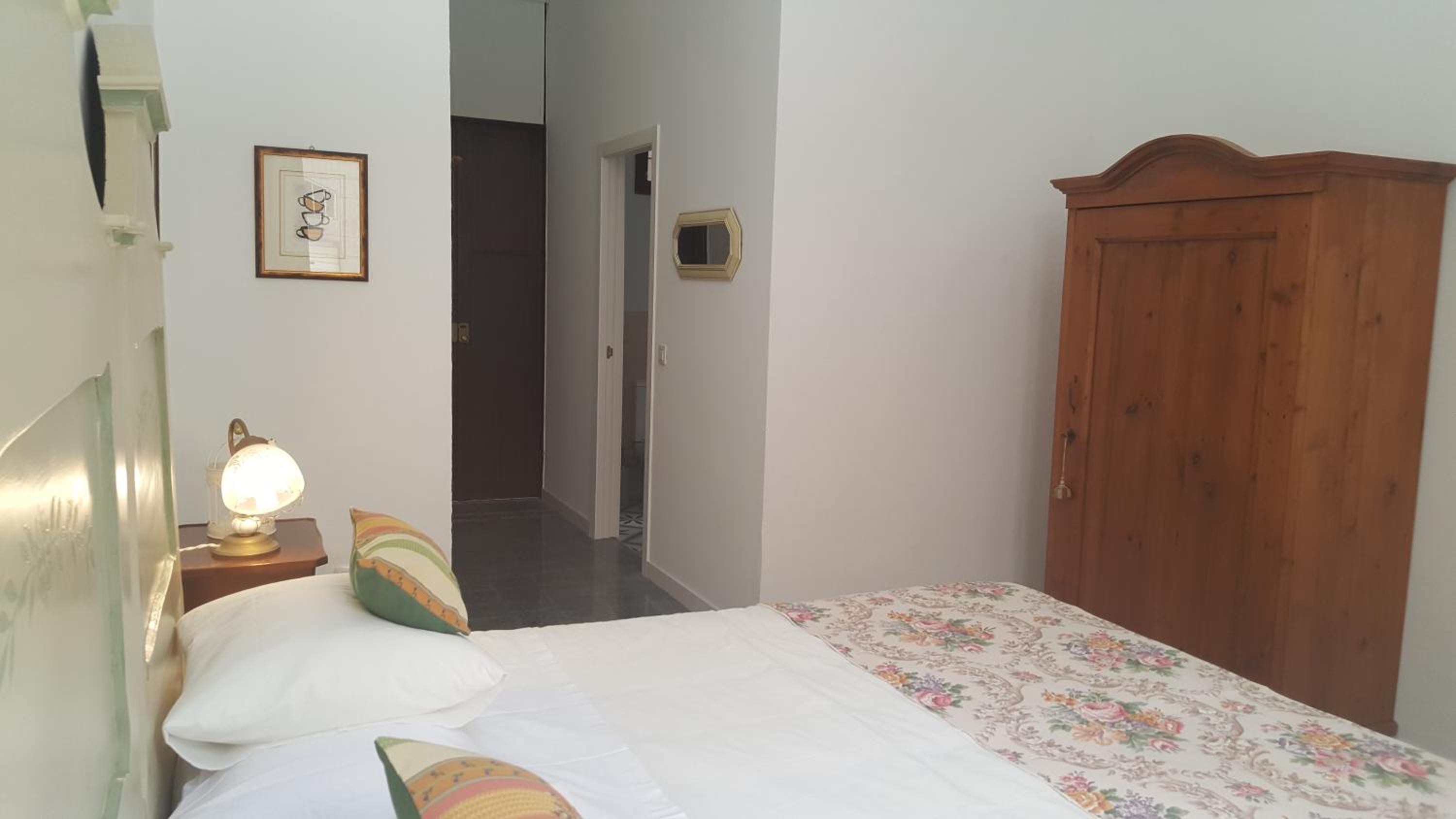 Deluxe Double or Twin Room - Photo 2