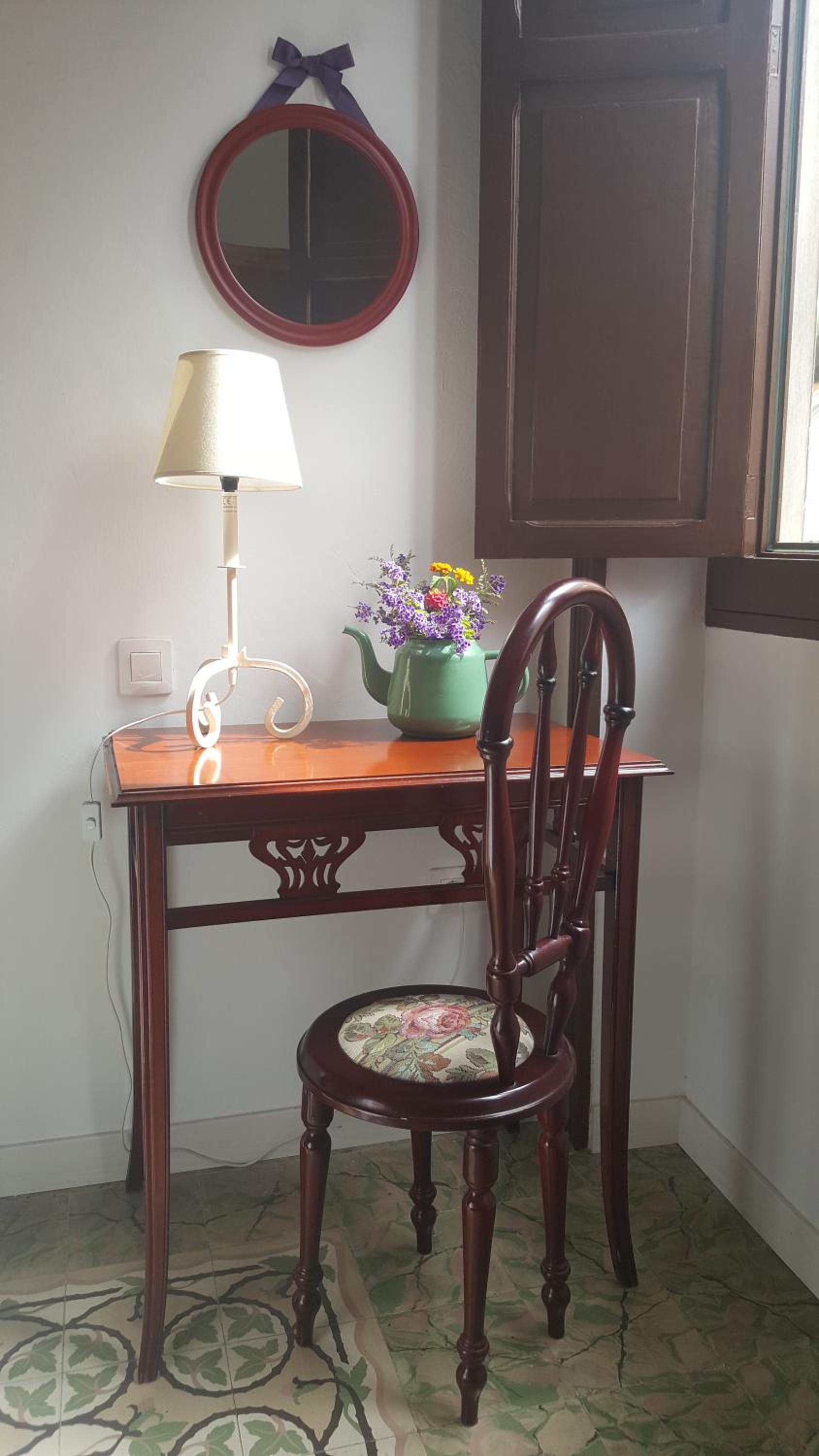 Deluxe King Room - Photo 3