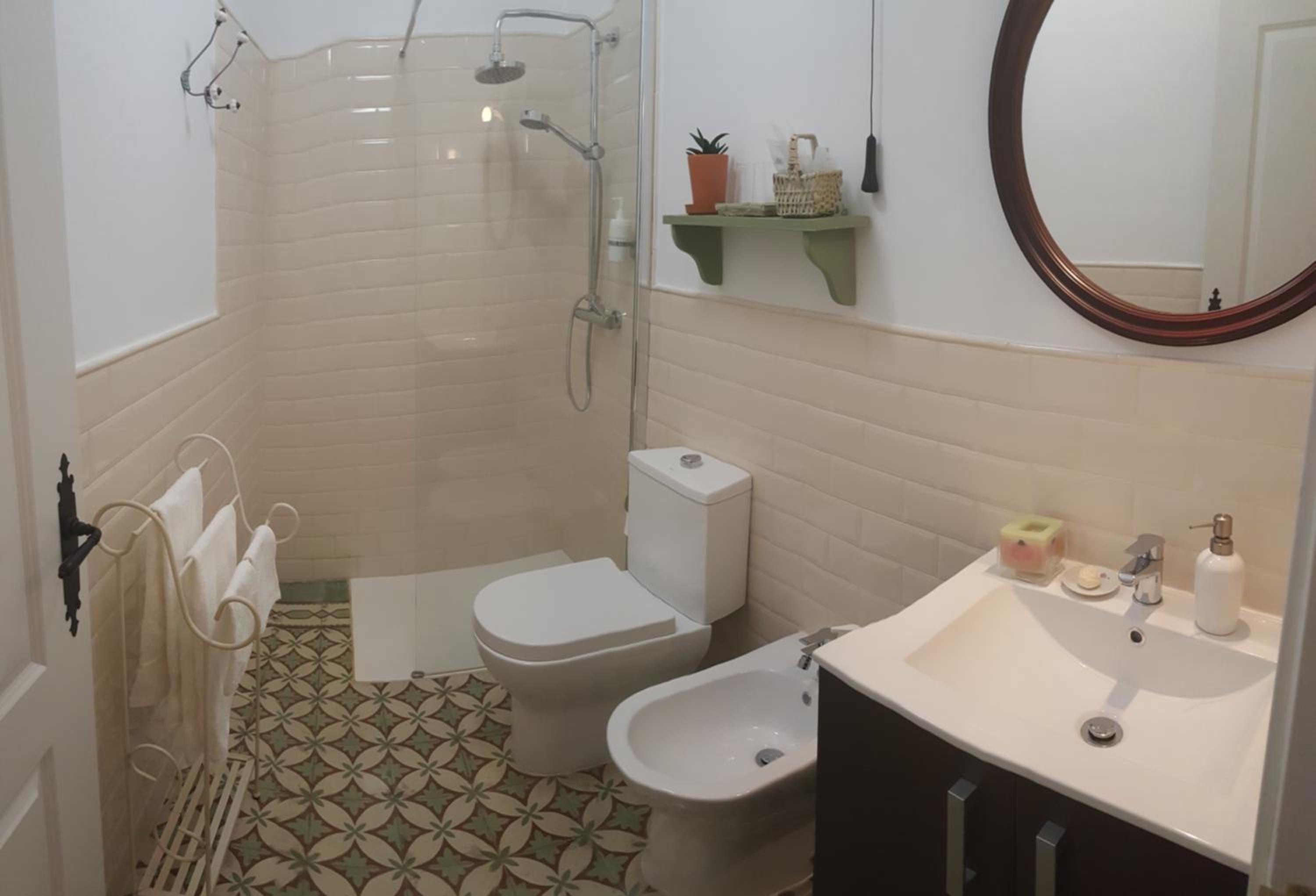 Double or Twin Room - Photo 6
