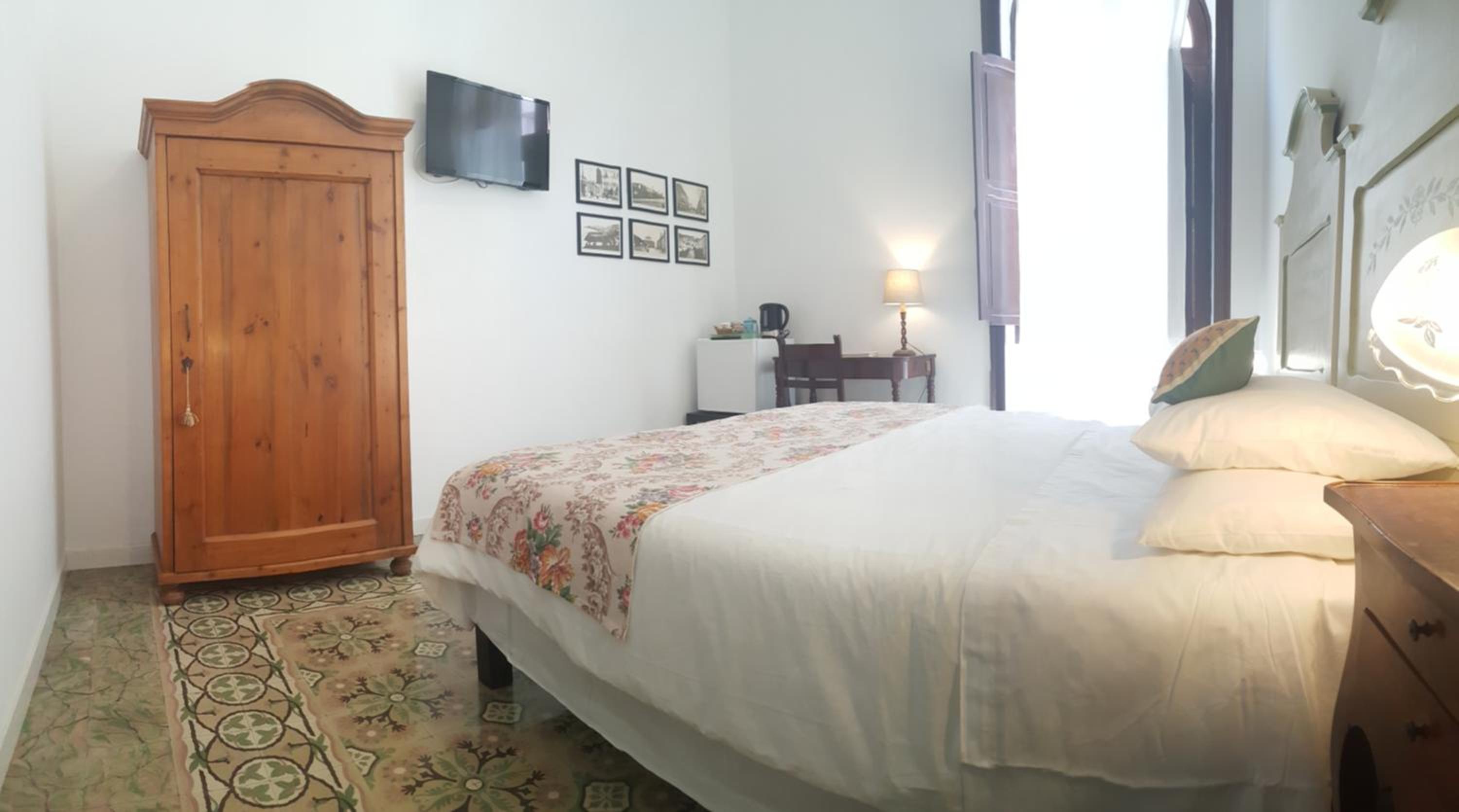 Deluxe Double or Twin Room - Photo 3
