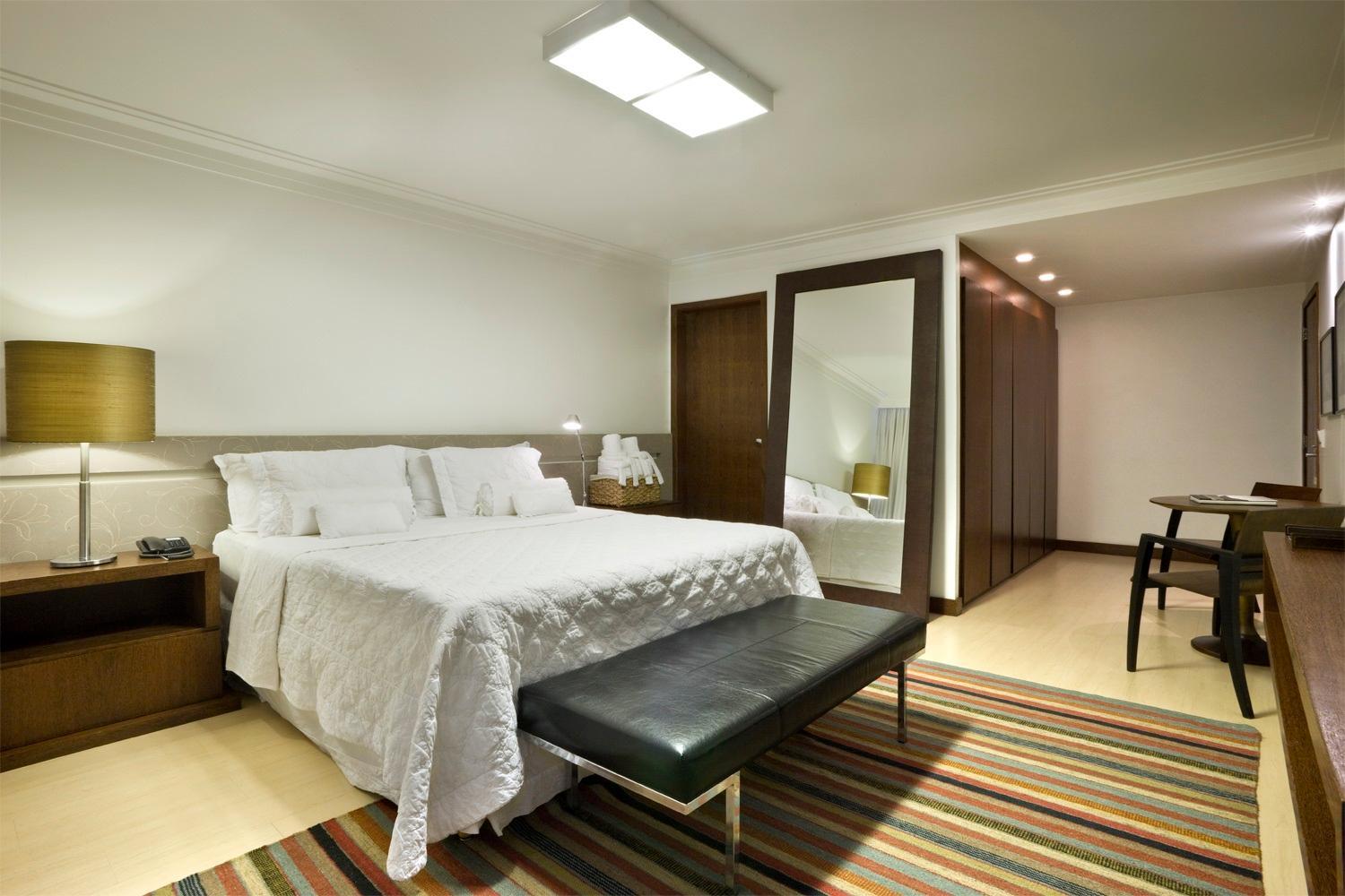 Suite - Photo 1