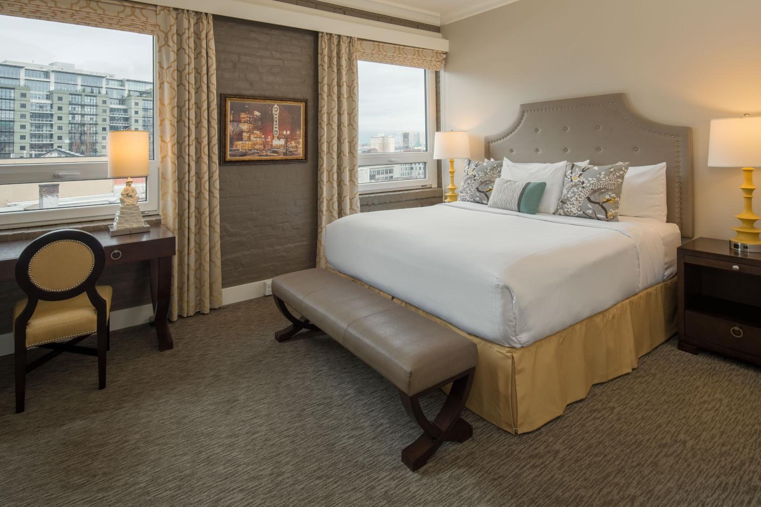 Deluxe King Room with Kitchen