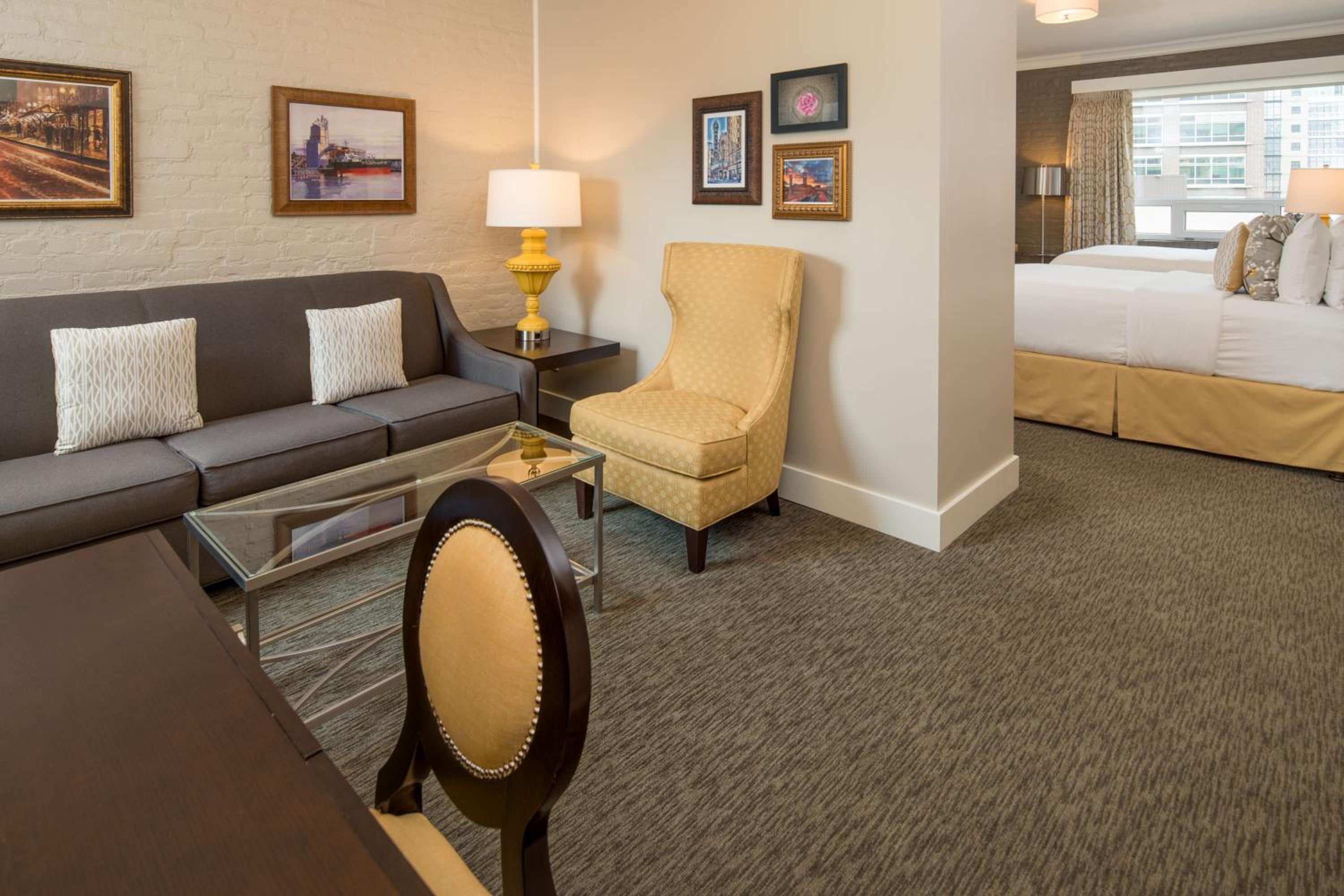 Executive Double Queen Suite