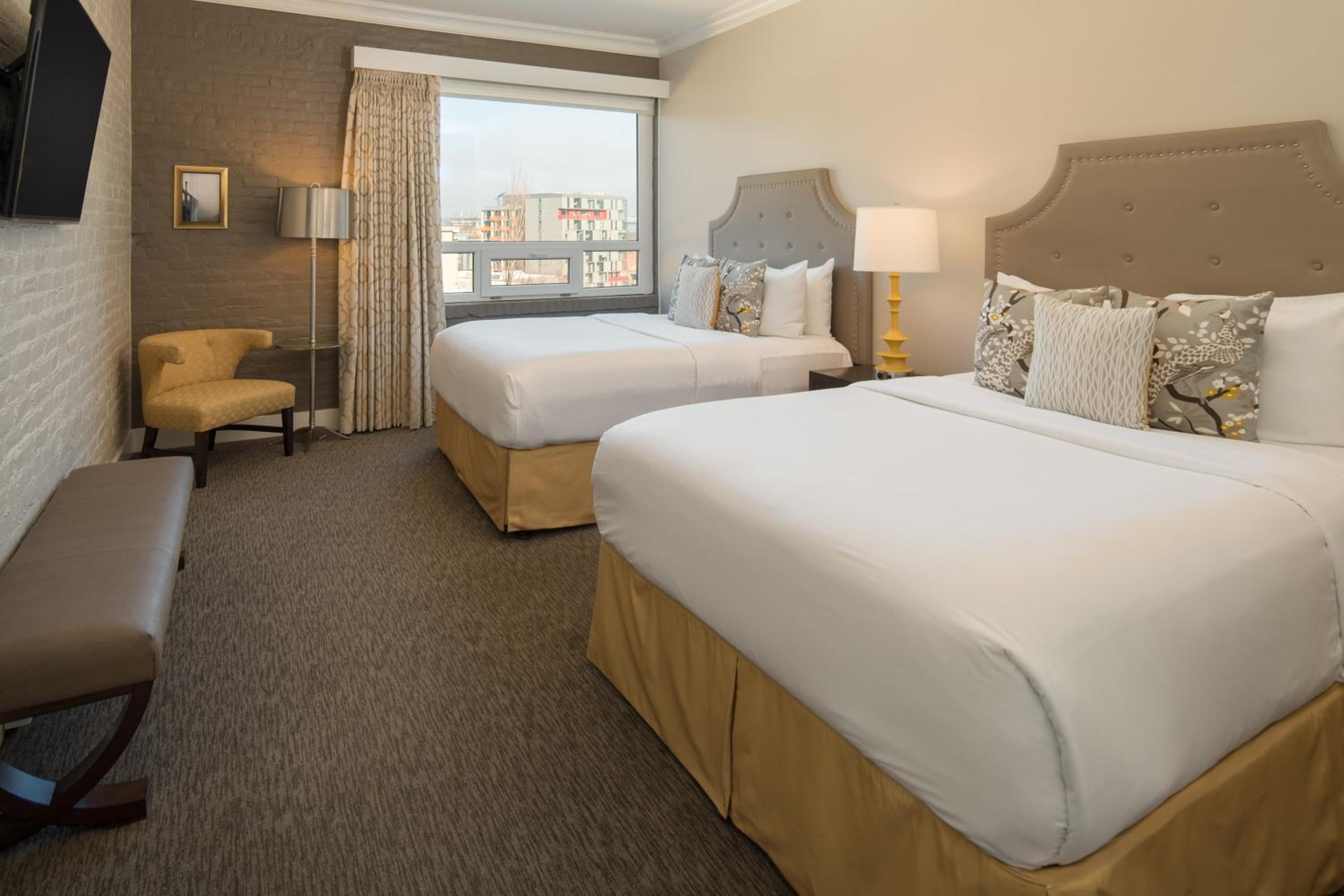 Executive Double Queen Suite