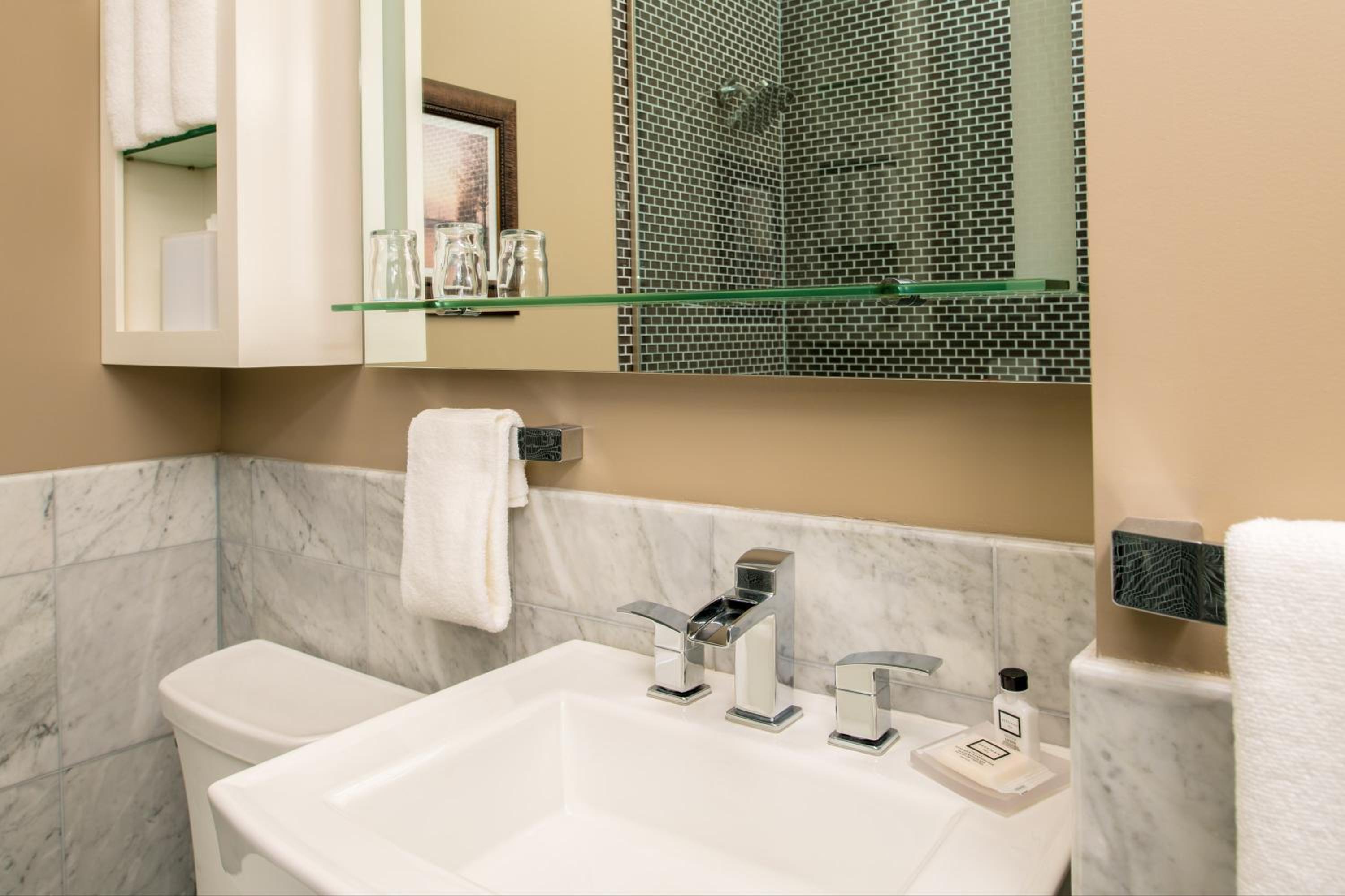 Executive Double Queen Suite